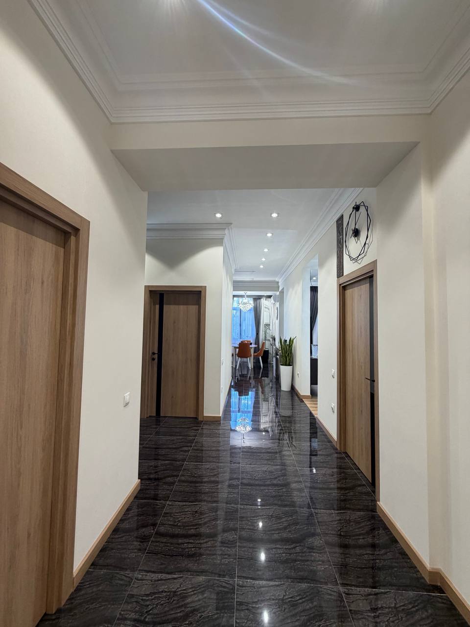 ПРОДАЁТСЯ ПРЕМИАЛЬНАЯ 4-КОМНАТНАЯ КВАРТИРА В ДАРХАНЕ