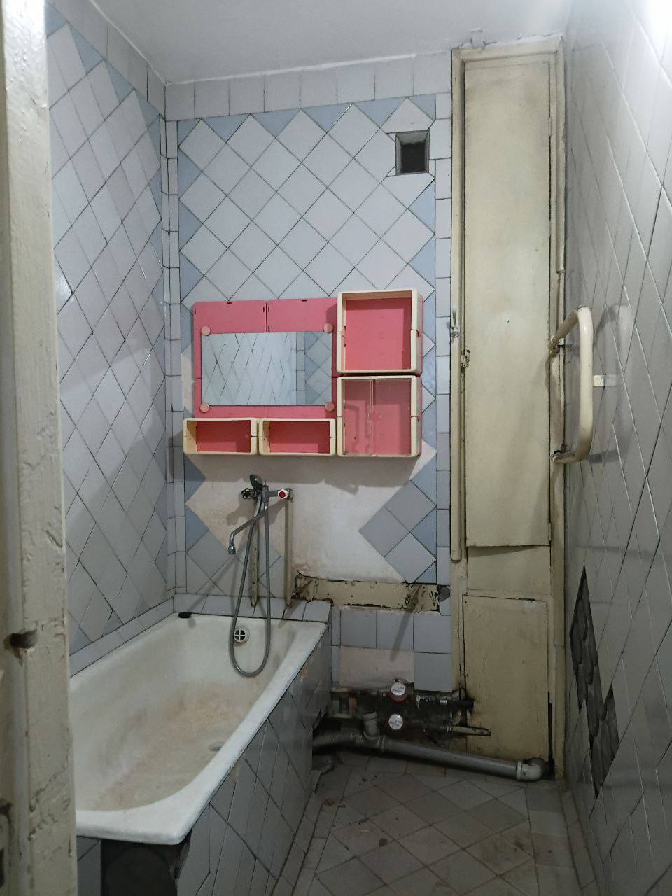 ПРОДАЁТСЯ 3-КОМНАТНАЯ КВАРТИРА