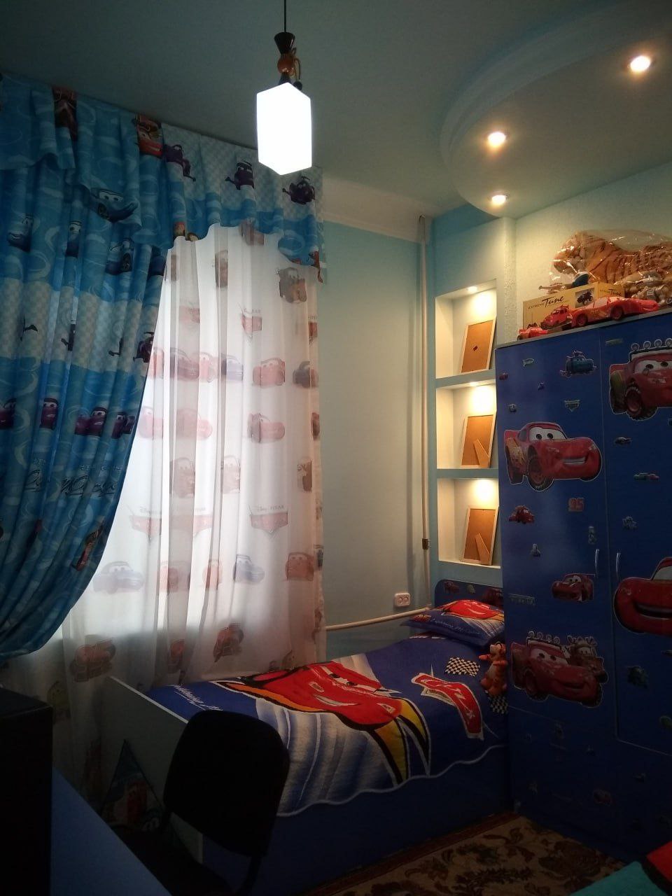 Продаётся 4-комнатная квартира в Яккасарайском районе