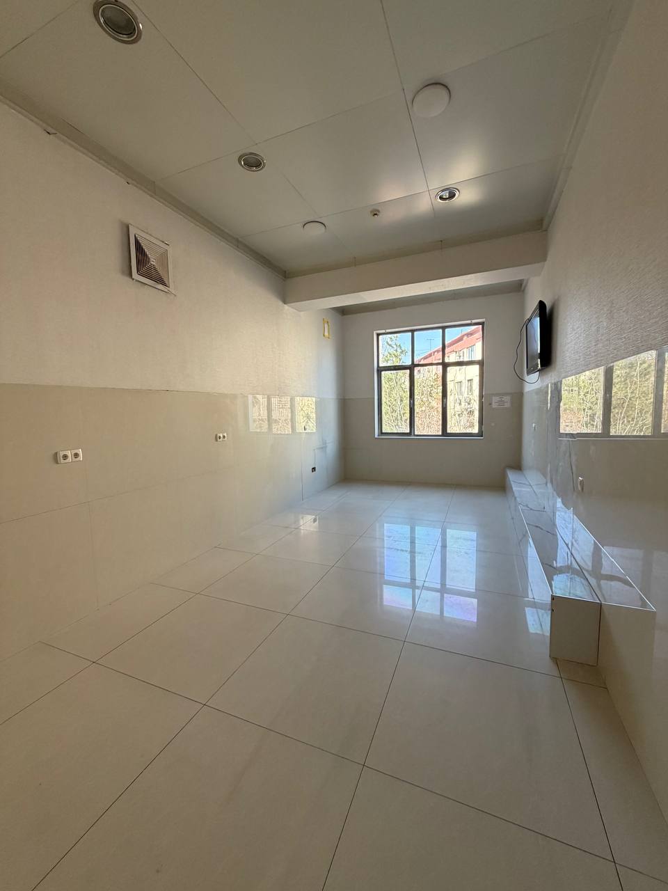 Сдается в аренду отдельно стоящее 4-х уровневое здание