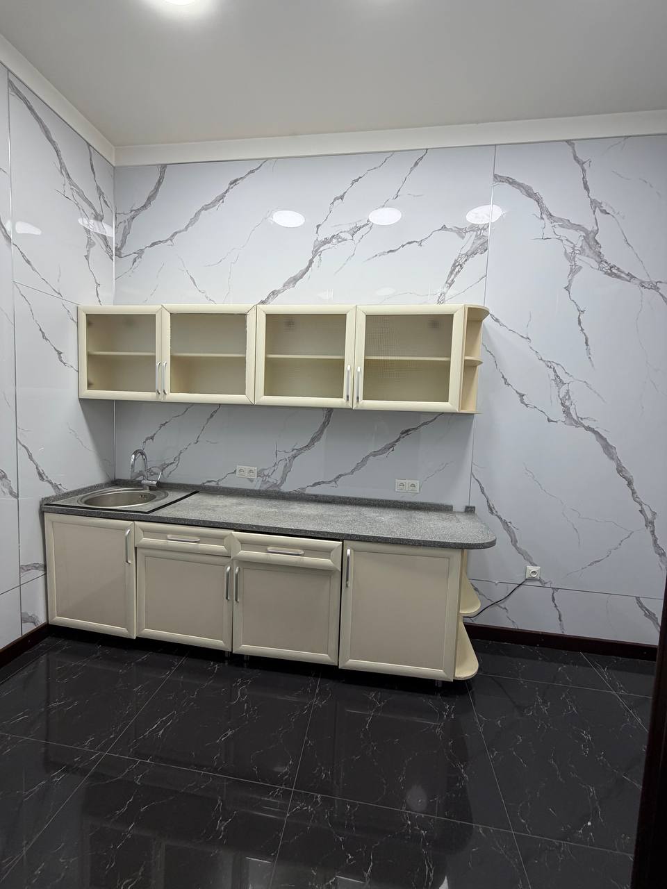 Сдается в аренду отдельно стоящее 4-х уровневое здание