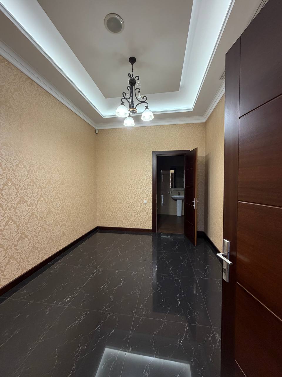 Сдается в аренду отдельно стоящее 4-х уровневое здание