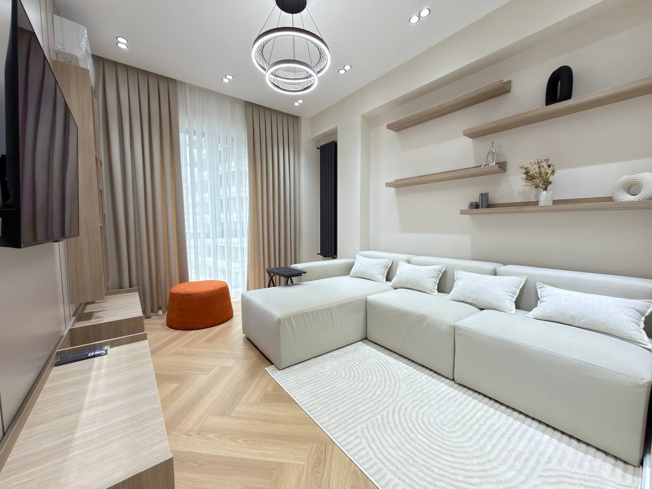 Стильная квартира с дизайнерским ремонтом и мини-террасой в ЖК Green Island