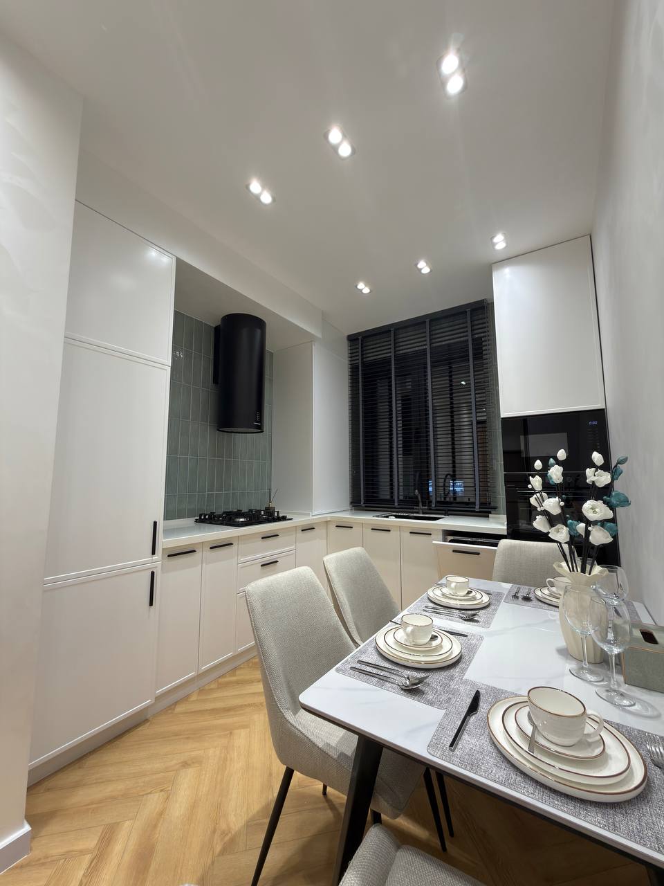 3-комнатная квартира с мебелью и техникой в ЖК Muhtasham, Алайский