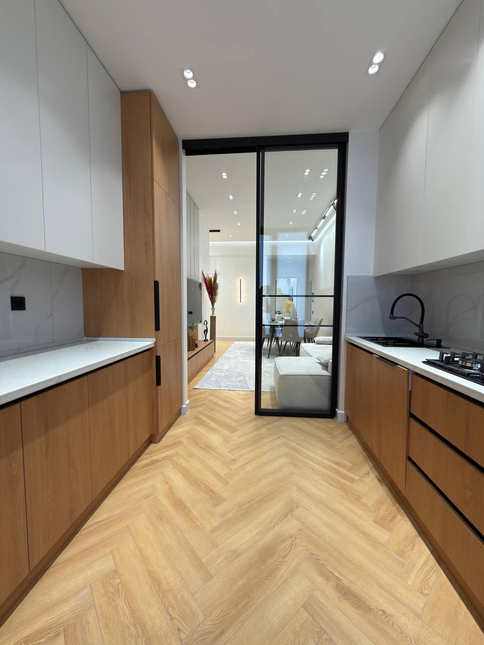 Mirzo-Ulug‘bek tumanida yangi uyda kvartira sotiladi