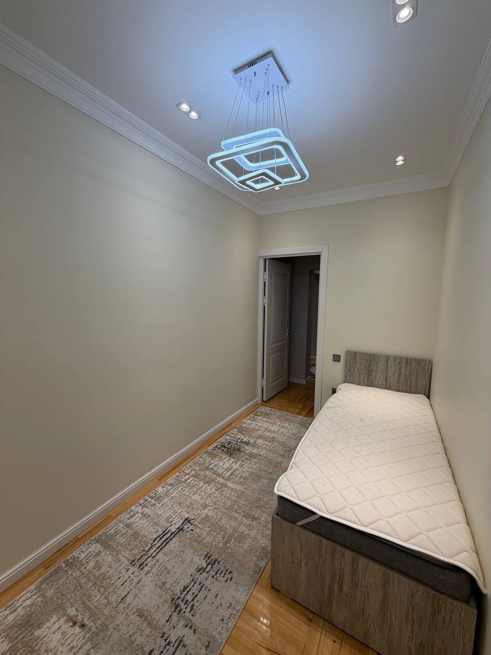 Elbek ko‘chasi, Infiniti yonida keng kvartira sotiladi