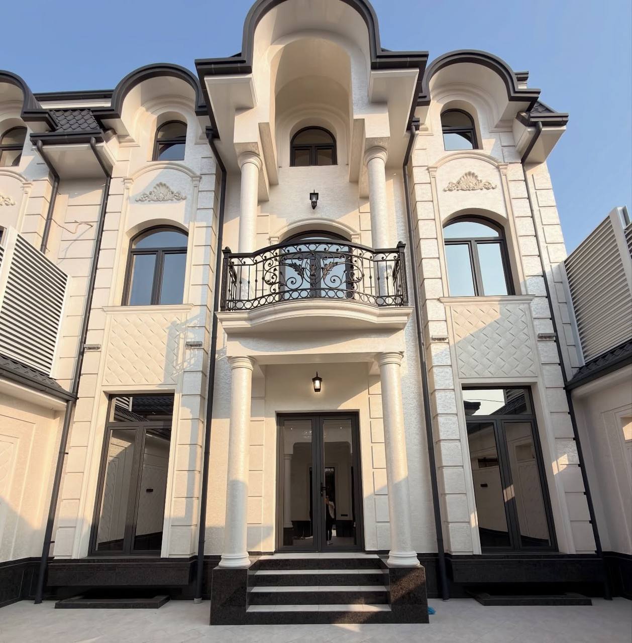 Tsiolkovskiy ko‘chasidagi yevrouy — Toshkentning Mirzo-Ulug‘bek tumanida yangi uy sotiladi