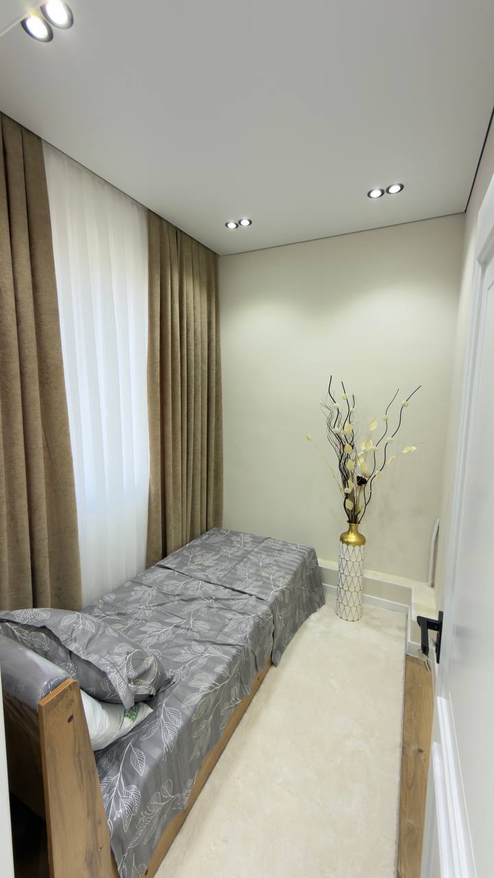 Chilonzorda 2 xonali kvartira sotiladi