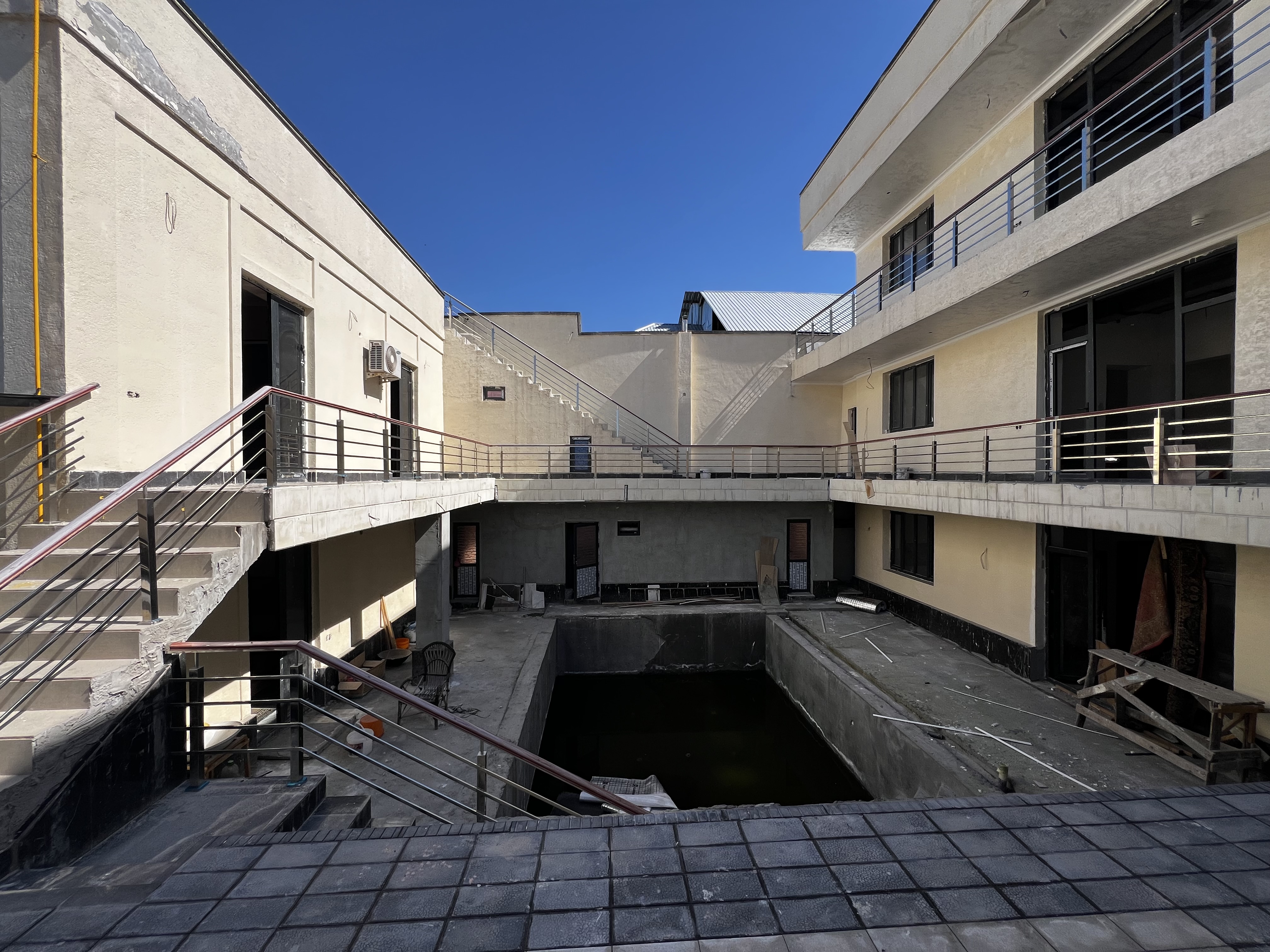 Building for a Hotel in Yashnabad District