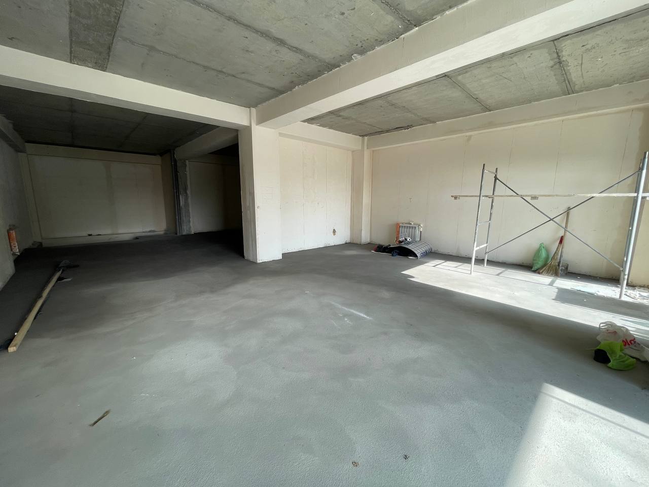 Rent | Commercial Space Mirabad Avenue