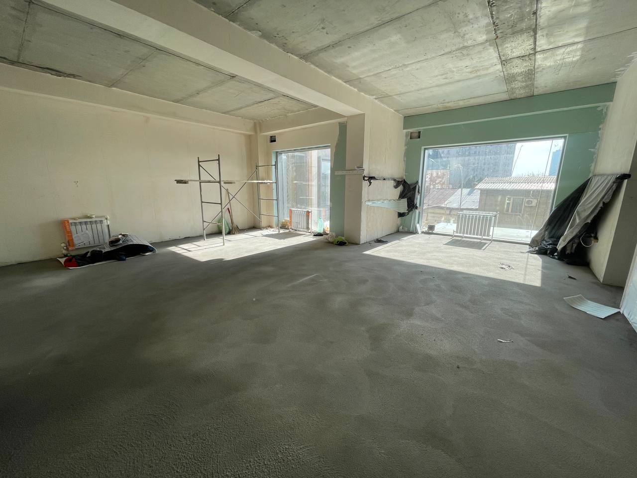 Rent | Commercial Space Mirabad Avenue