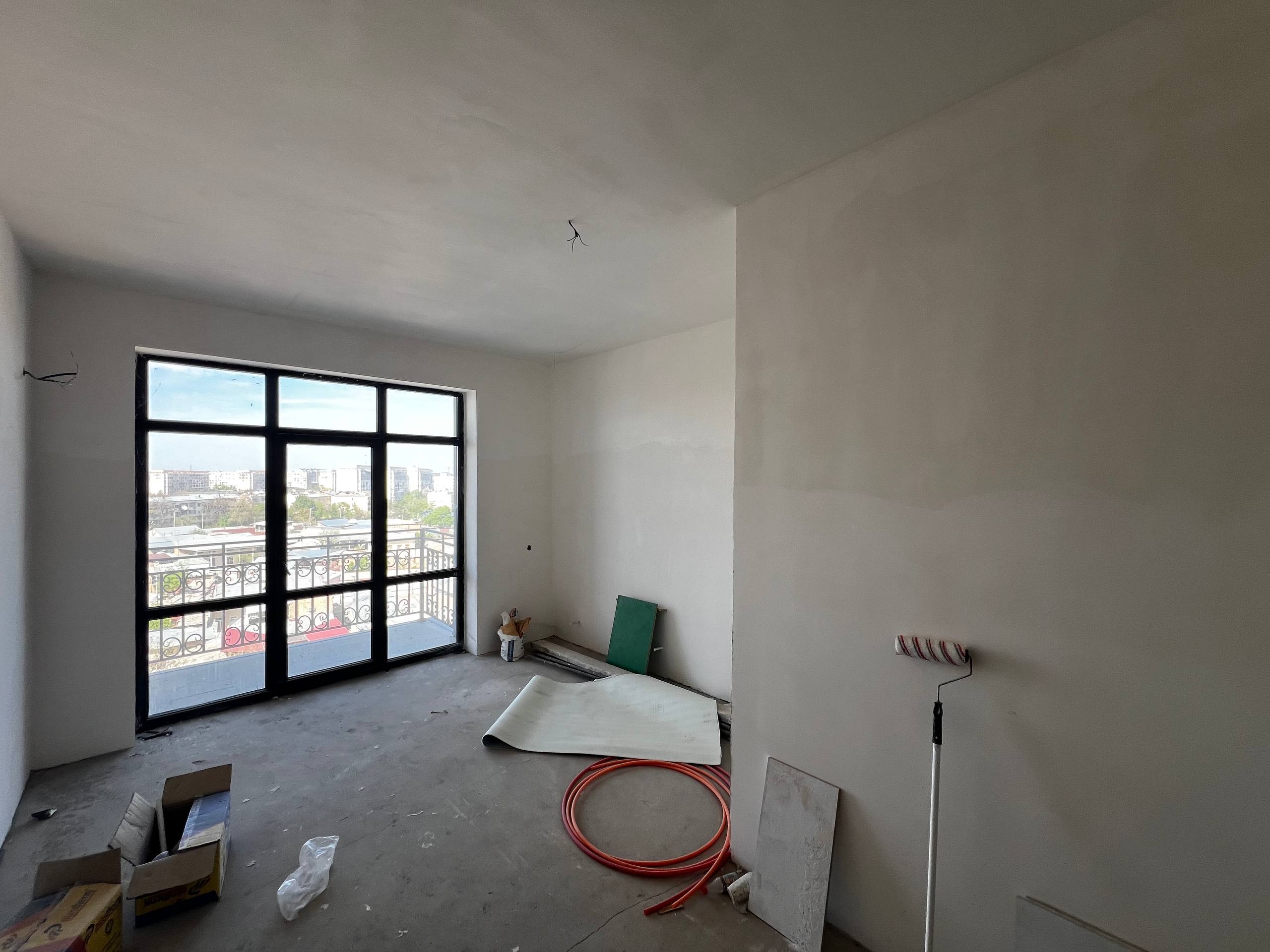 Obinazir JK yangi qurilishida 3 xonali kvartira