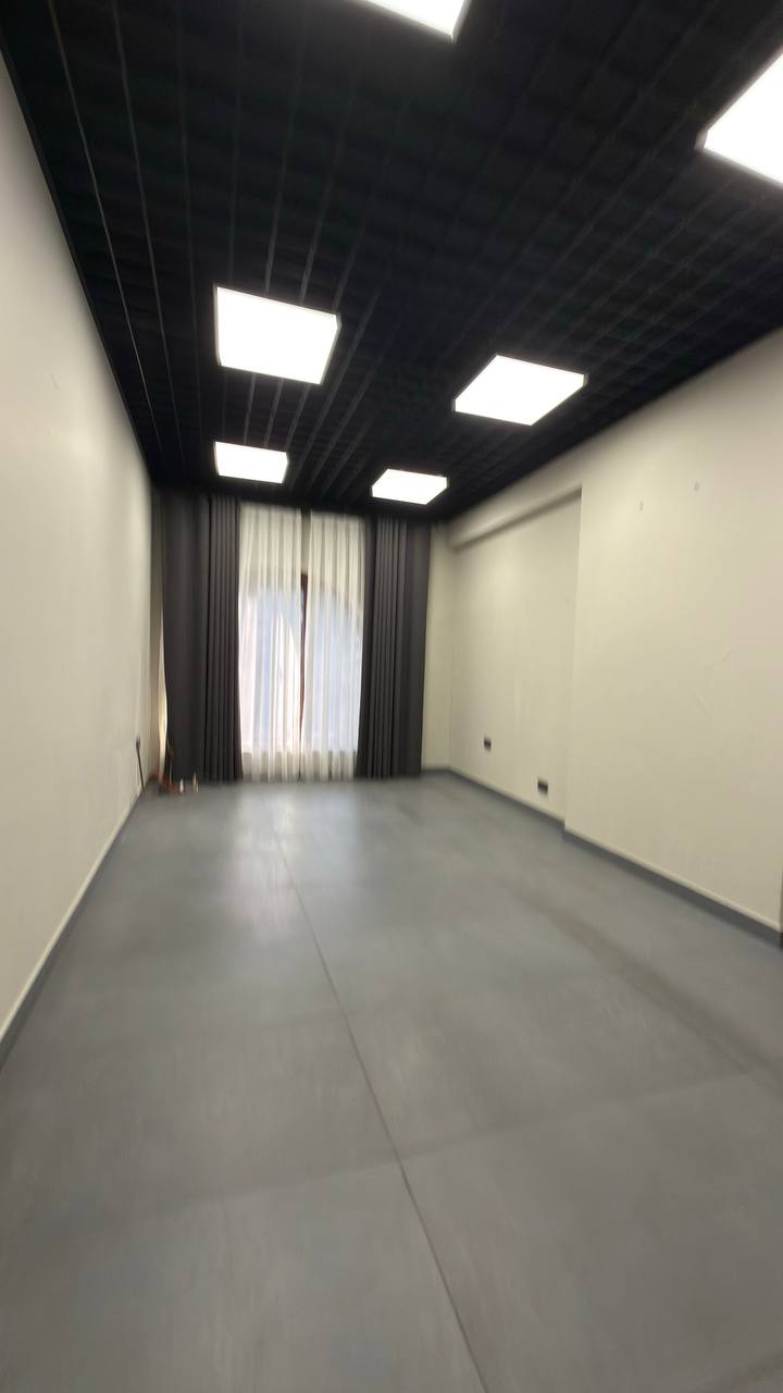 Commercial space for rent in the city center on the first line