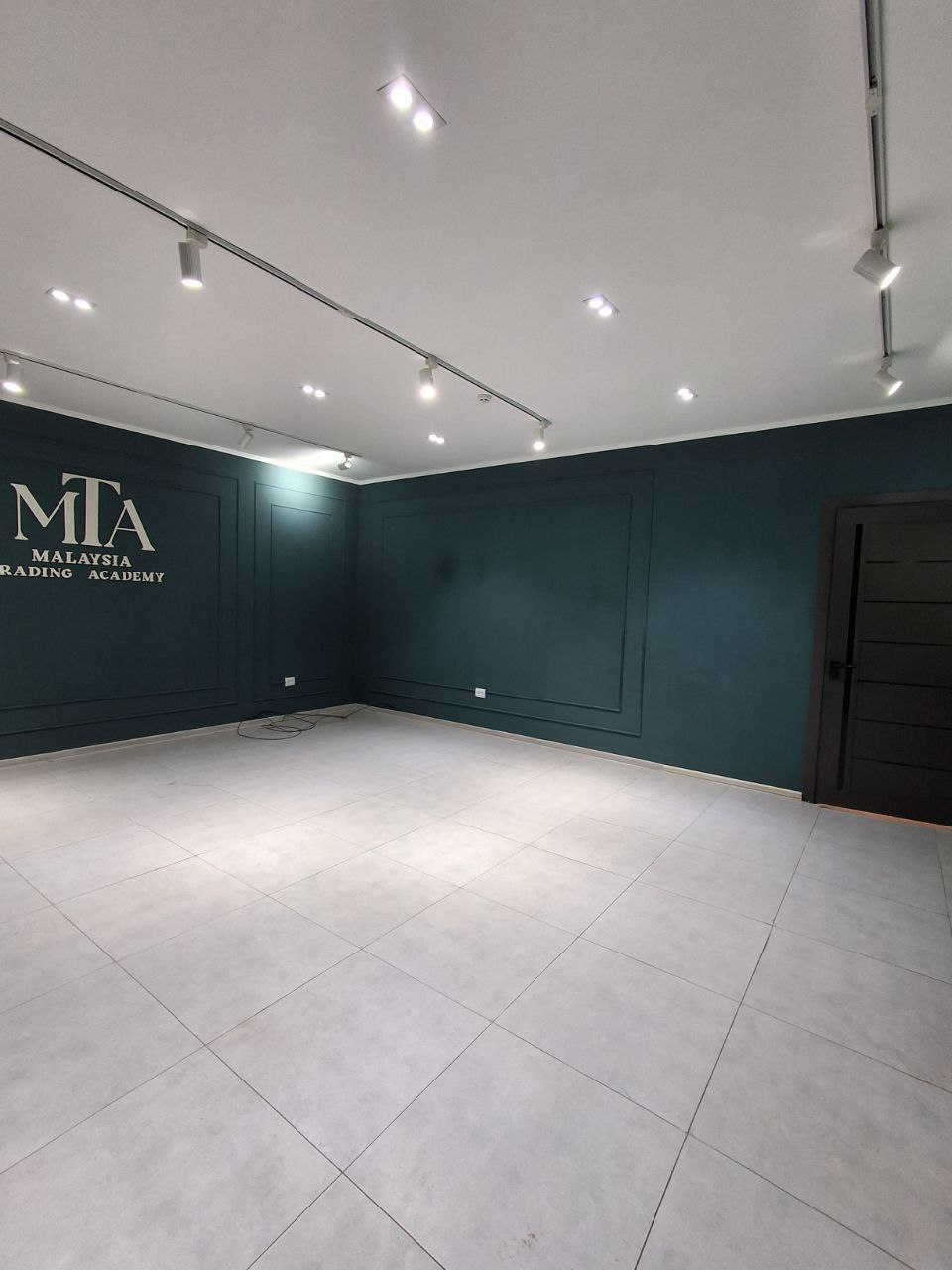 СДАЁТСЯ НЕЖИЛОЕ ПОМЕЩЕНИЕ НА Ц2, 2 ЛИНИЯ ВДОЛЬ ДОРОГИ