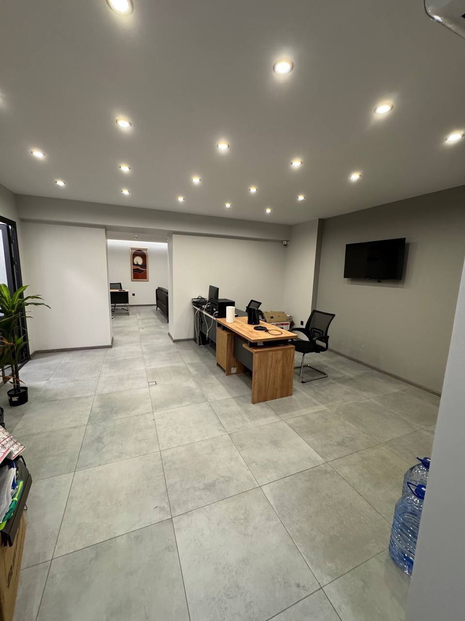 Basement commercial space for rent near TSUM