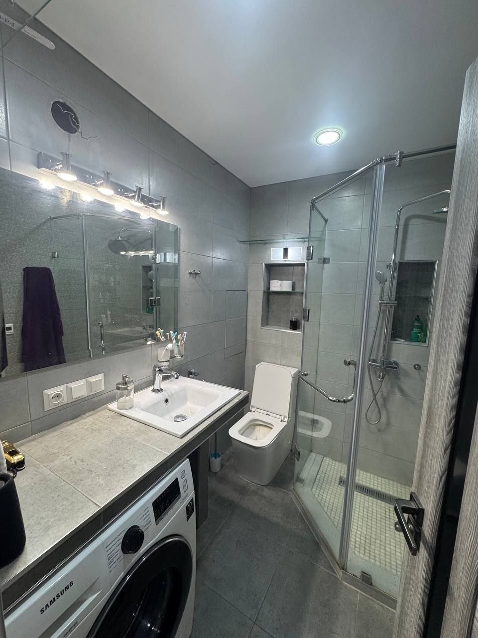 5 KVARTAL 2 XONALI YEVRO TA’MIRLI KVARTIRA