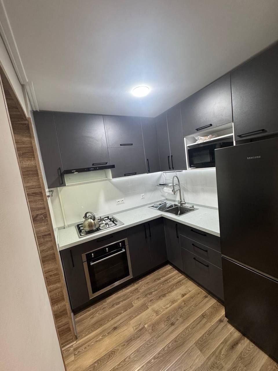 5 KVARTAL 2 XONALI YEVRO TA’MIRLI KVARTIRA