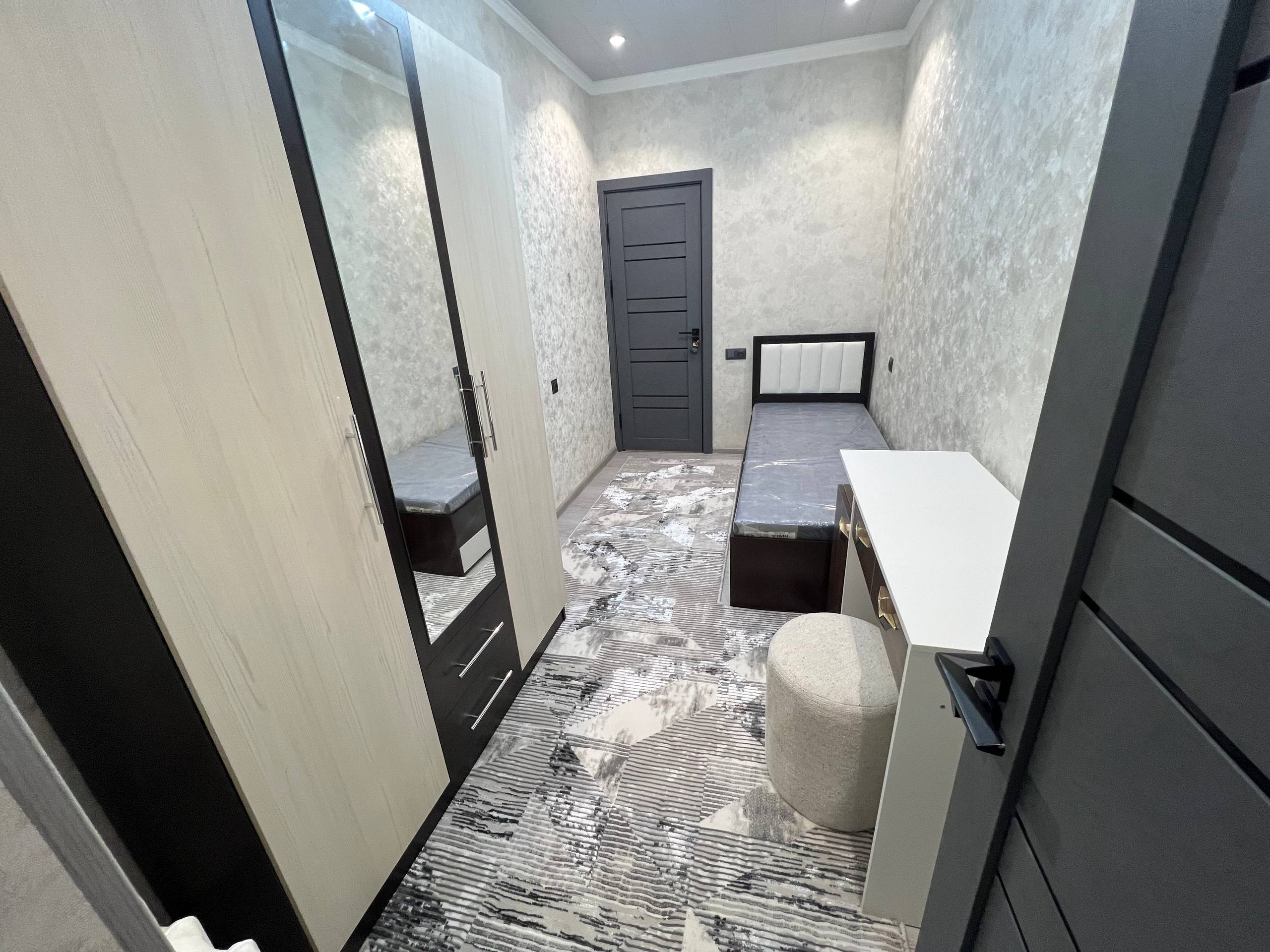 C13, Labzak — g‘ishtli uyda 3 xonali kvartira