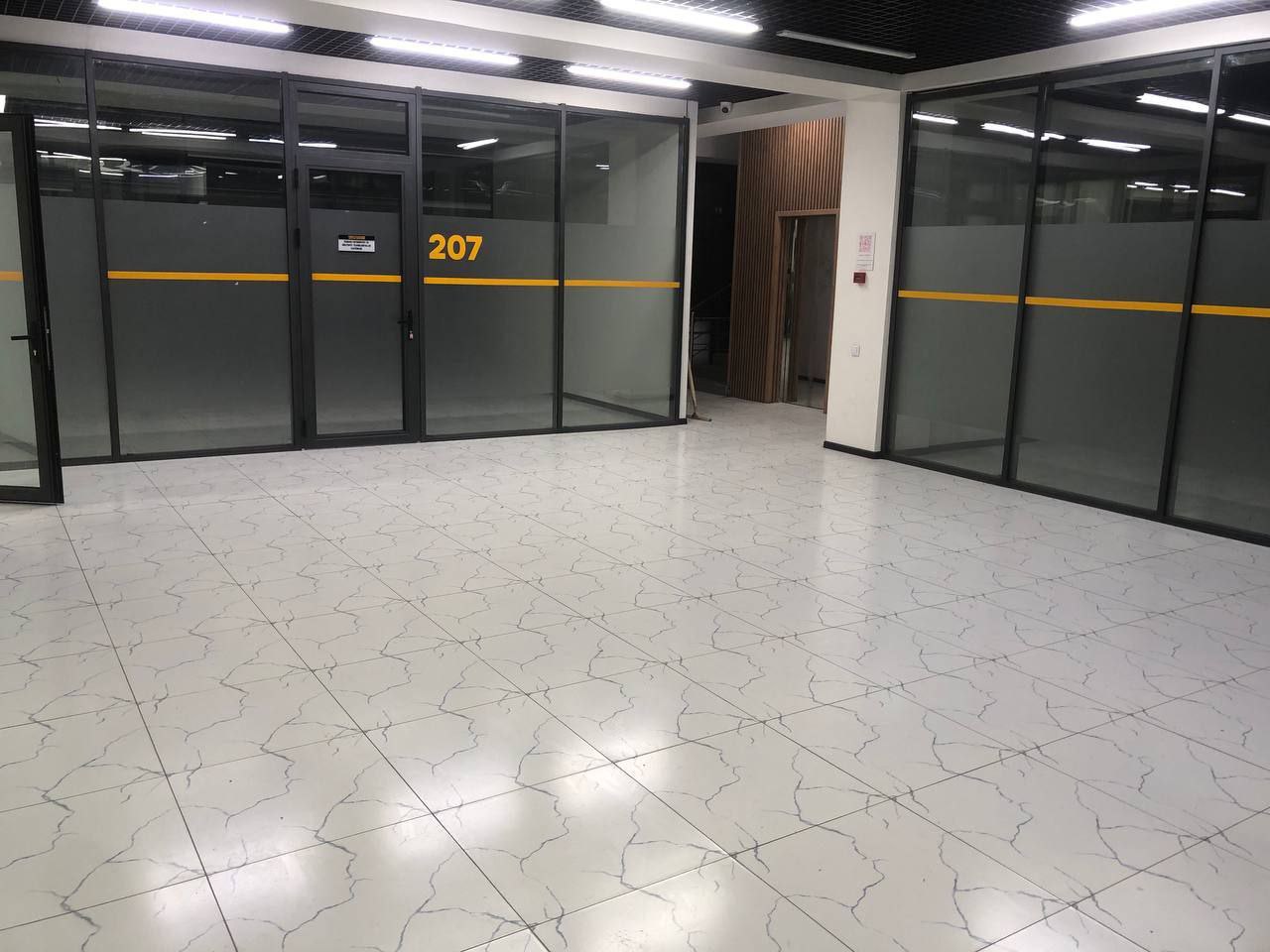 Building for rent on the 1st line, Muqimiy