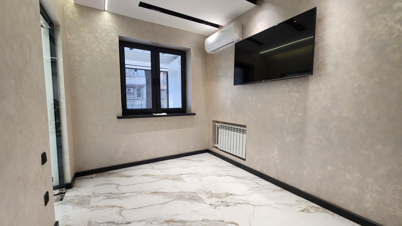 C-1 Commercial Space 102 m² for Any Business, 1st Floor