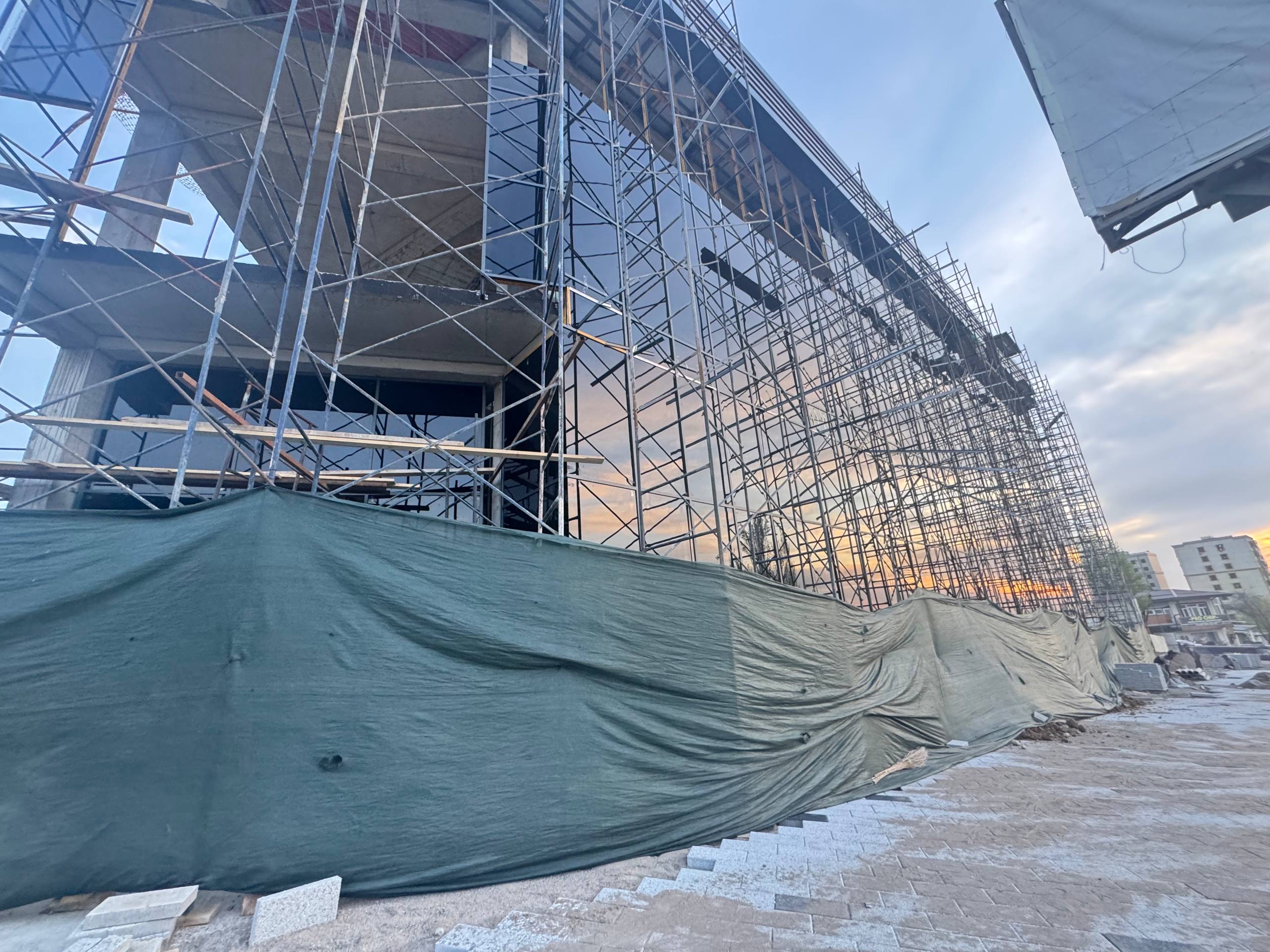 1st line commercial lease 3,000 m2