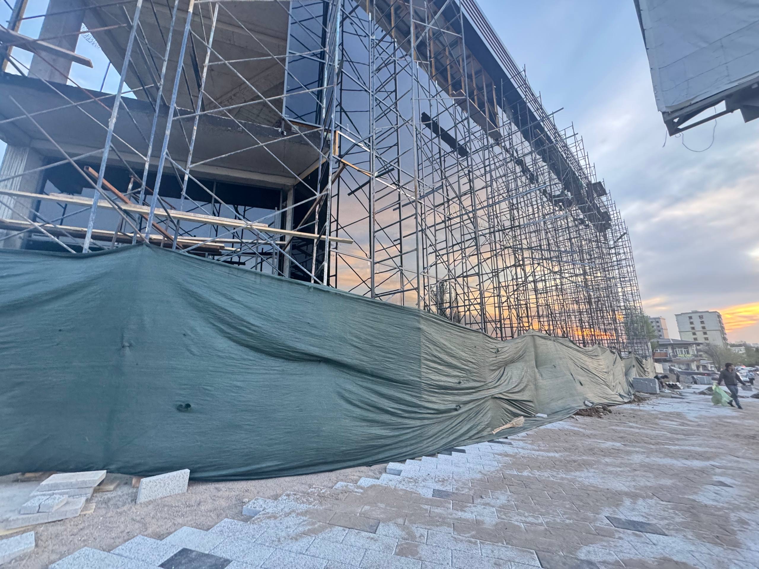 1st line commercial lease 3,000 m2