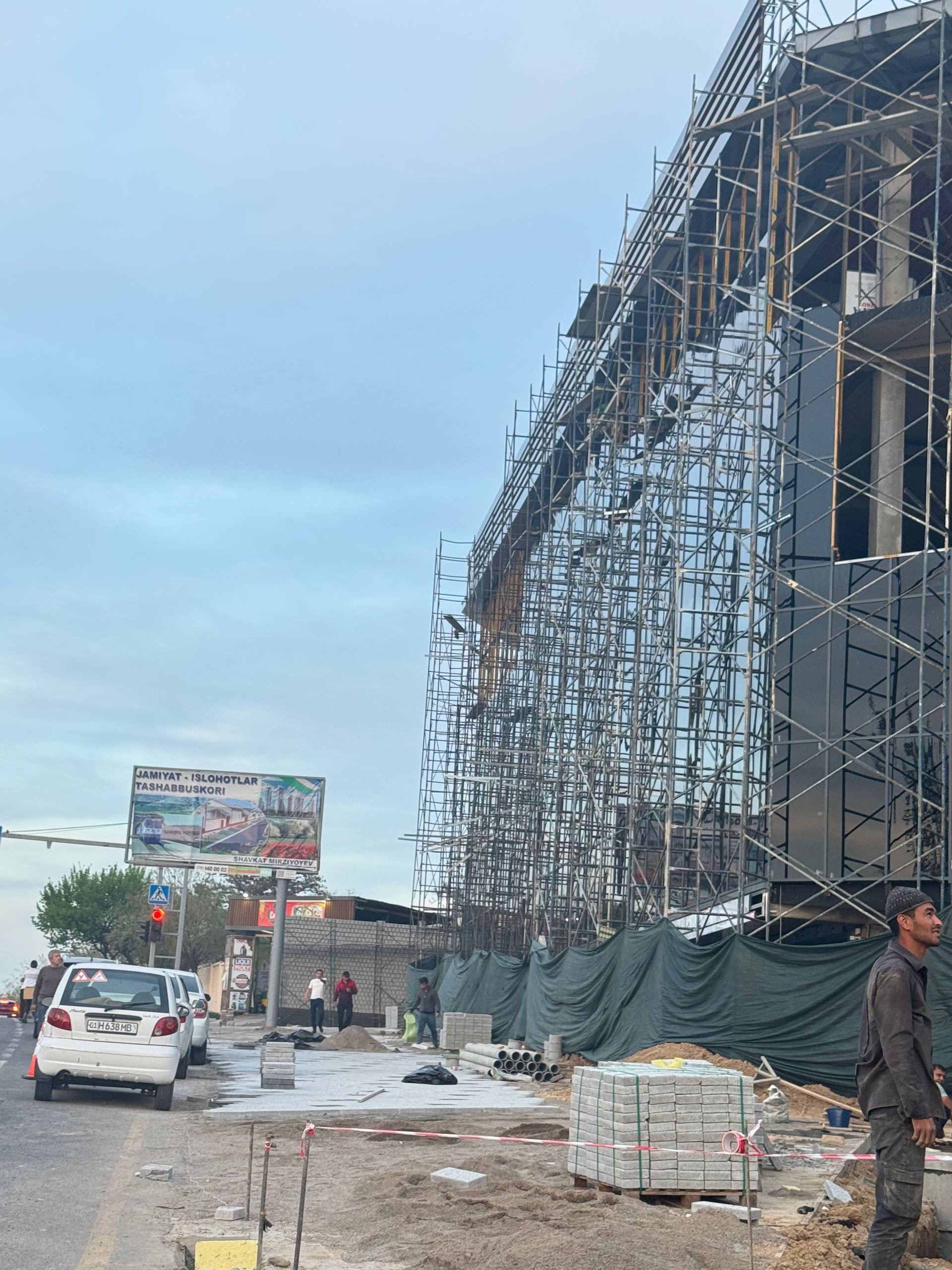 1st line commercial lease 3,000 m2