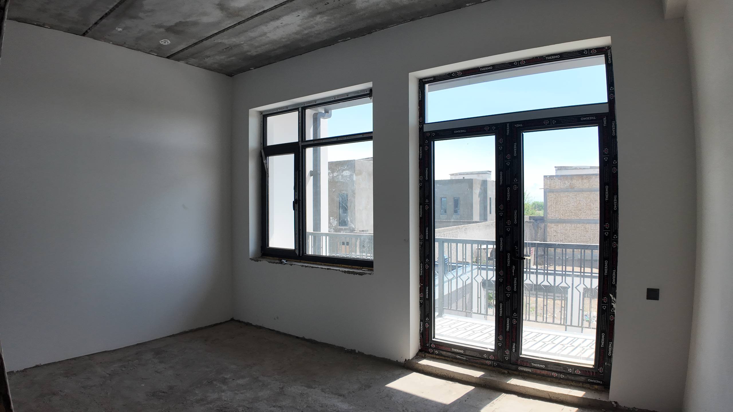 Kibrayda yangi uy — kenglik, sifat va shinamlik bir joyda