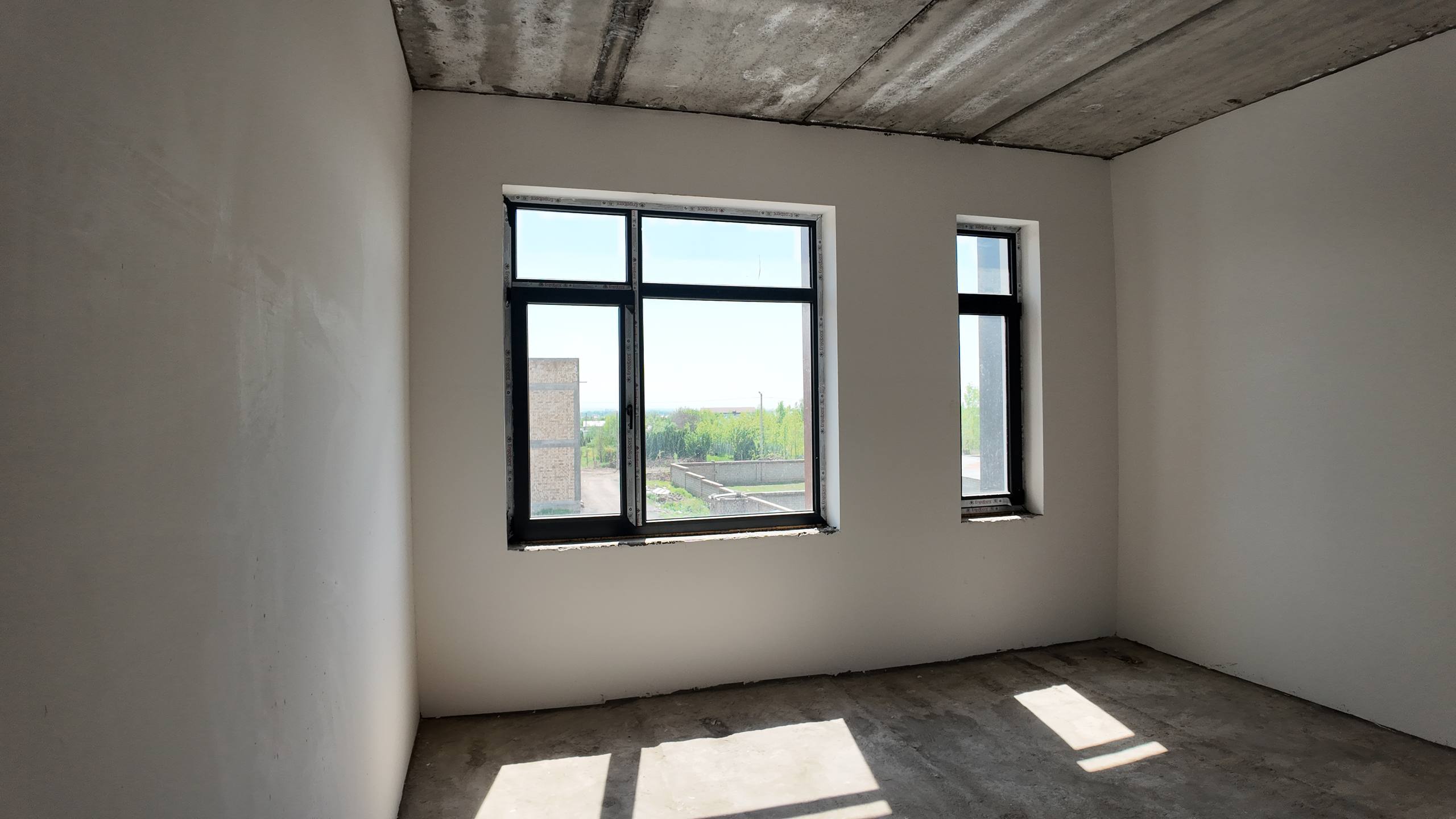 Kibrayda yangi uy — kenglik, sifat va shinamlik bir joyda