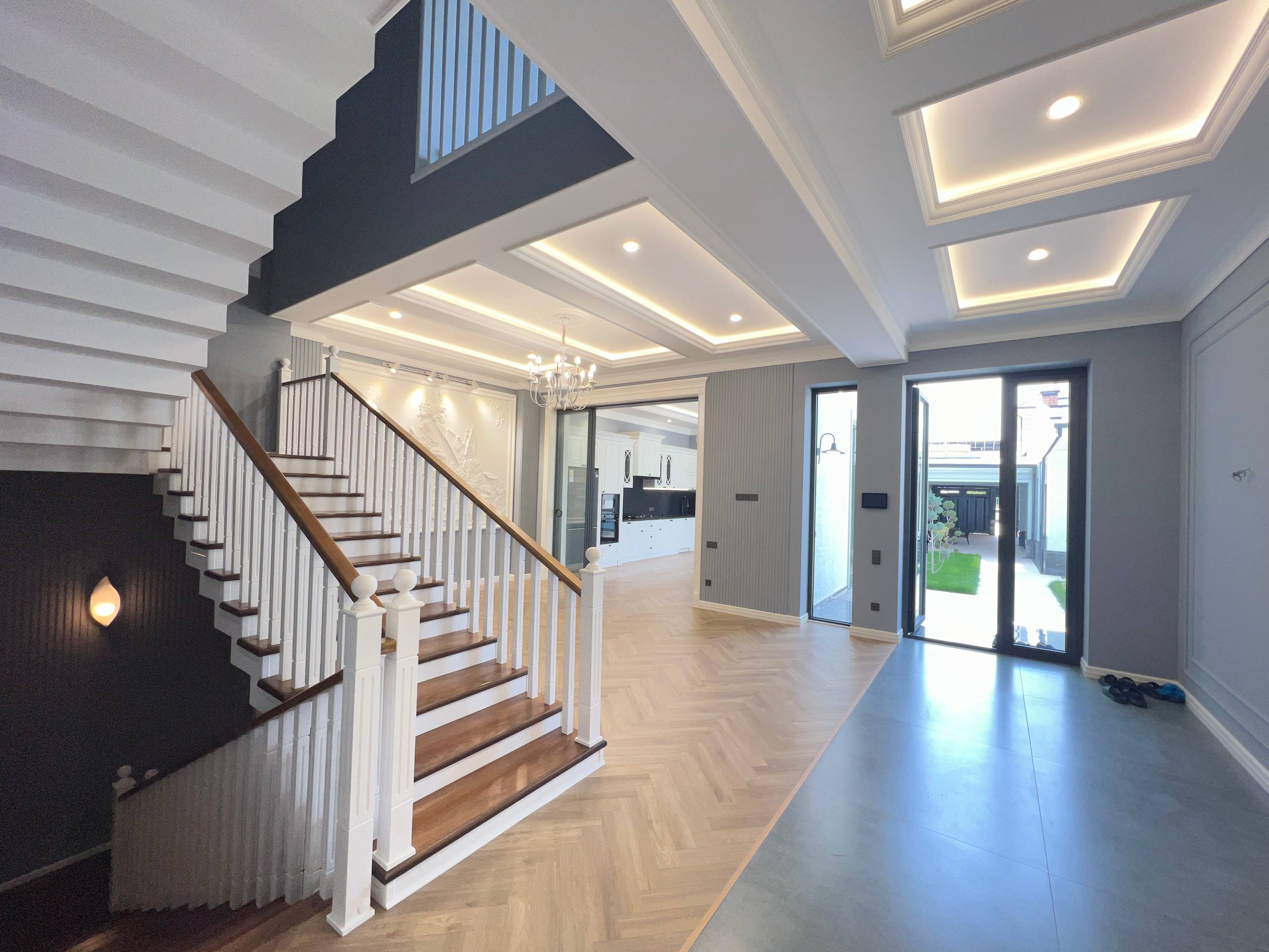 Дом в центре Луначарского 5 соток — 600 м², бассейн, 3 уровня