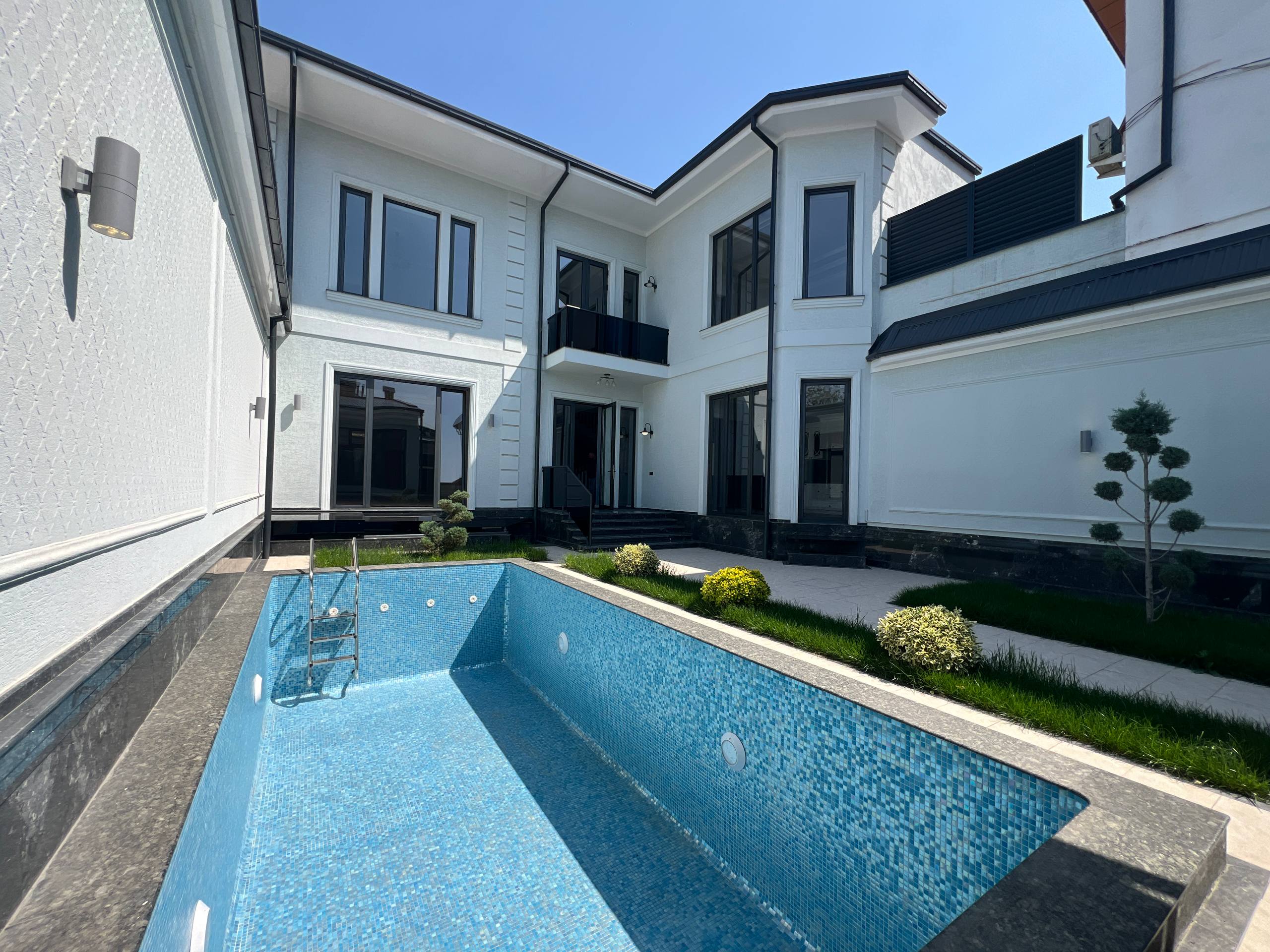 Дом в центре Луначарского 5 соток — 600 м², бассейн, 3 уровня