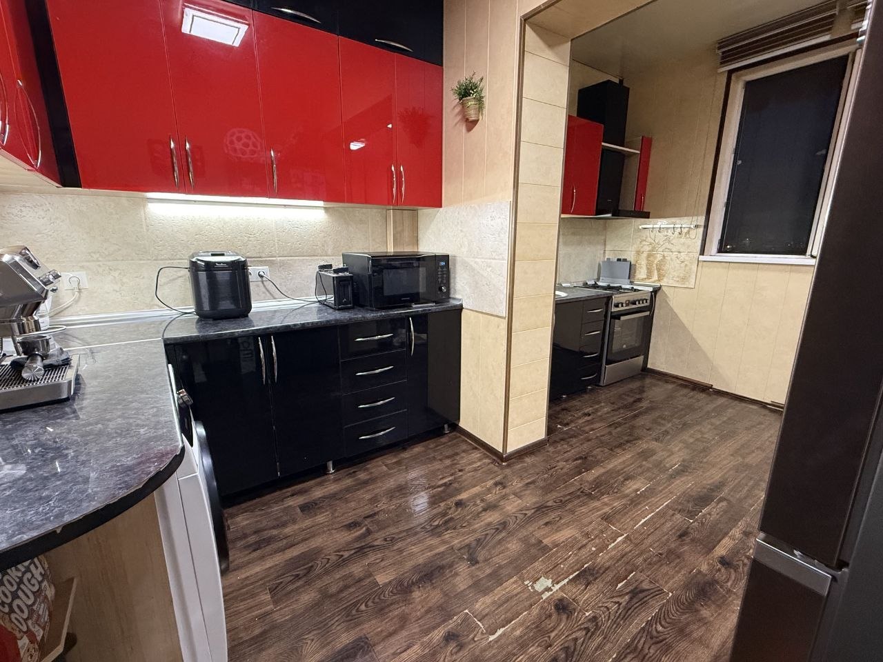 4-комнатная квартира на 7 этаже 9-этажного дома в Сергели-8.