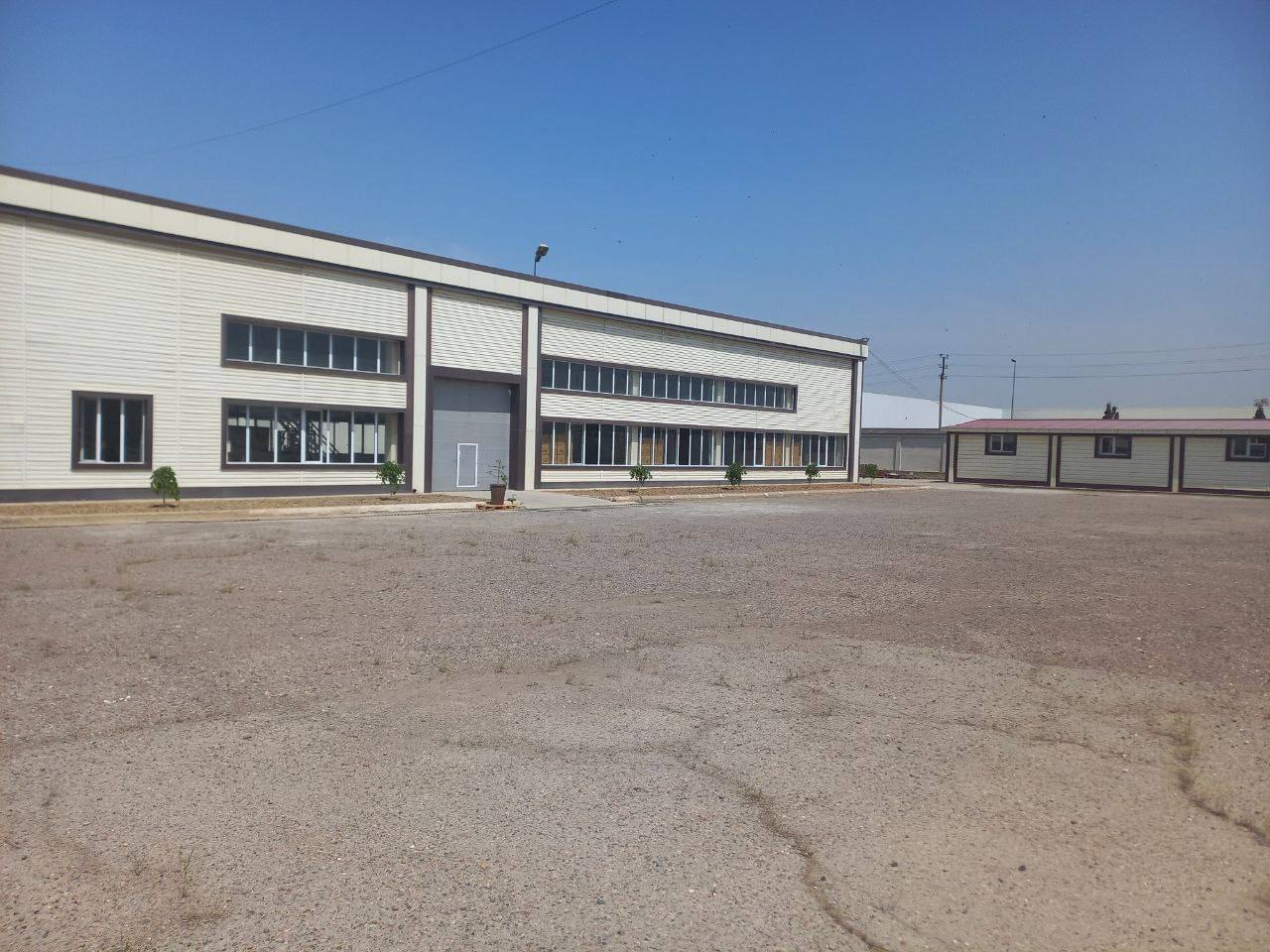 Продаётся производственно-складская база с приватизированным земельным участком в Бектемирском районе Ташкента