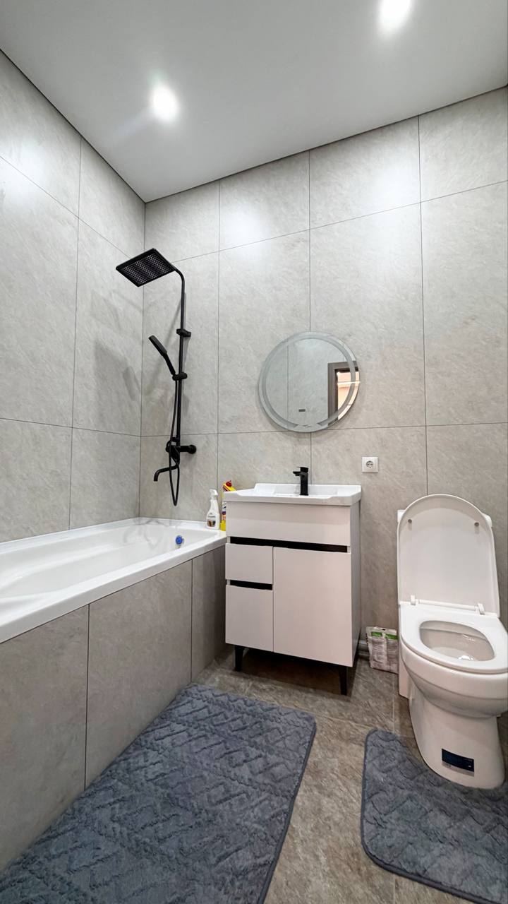 Apartment in Oz Makon by Golden House