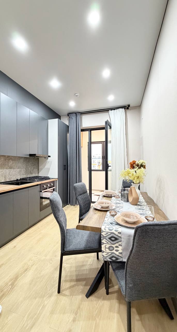 Apartment in Oz Makon by Golden House