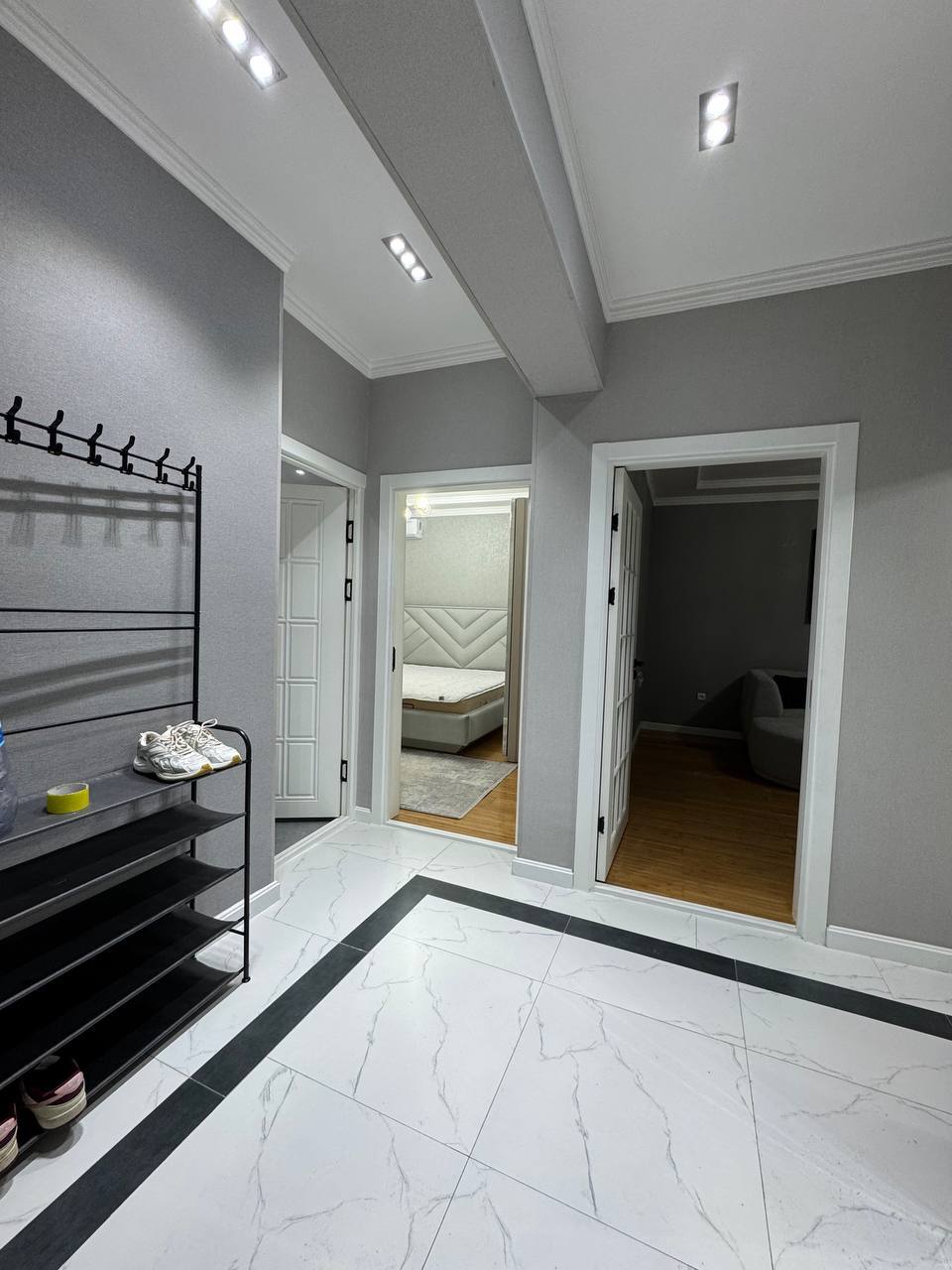 Ikkilamchi bozorda kvartira sotiladi: Elbek, Perevushka