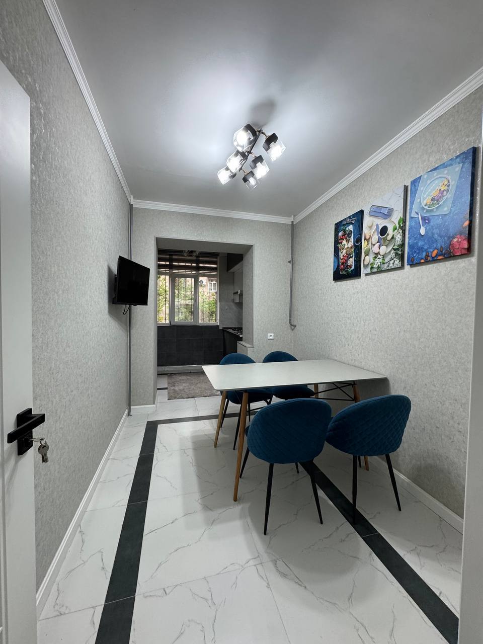 Ikkilamchi bozorda kvartira sotiladi: Elbek, Perevushka