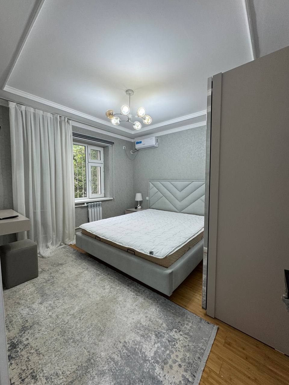 Ikkilamchi bozorda kvartira sotiladi: Elbek, Perevushka