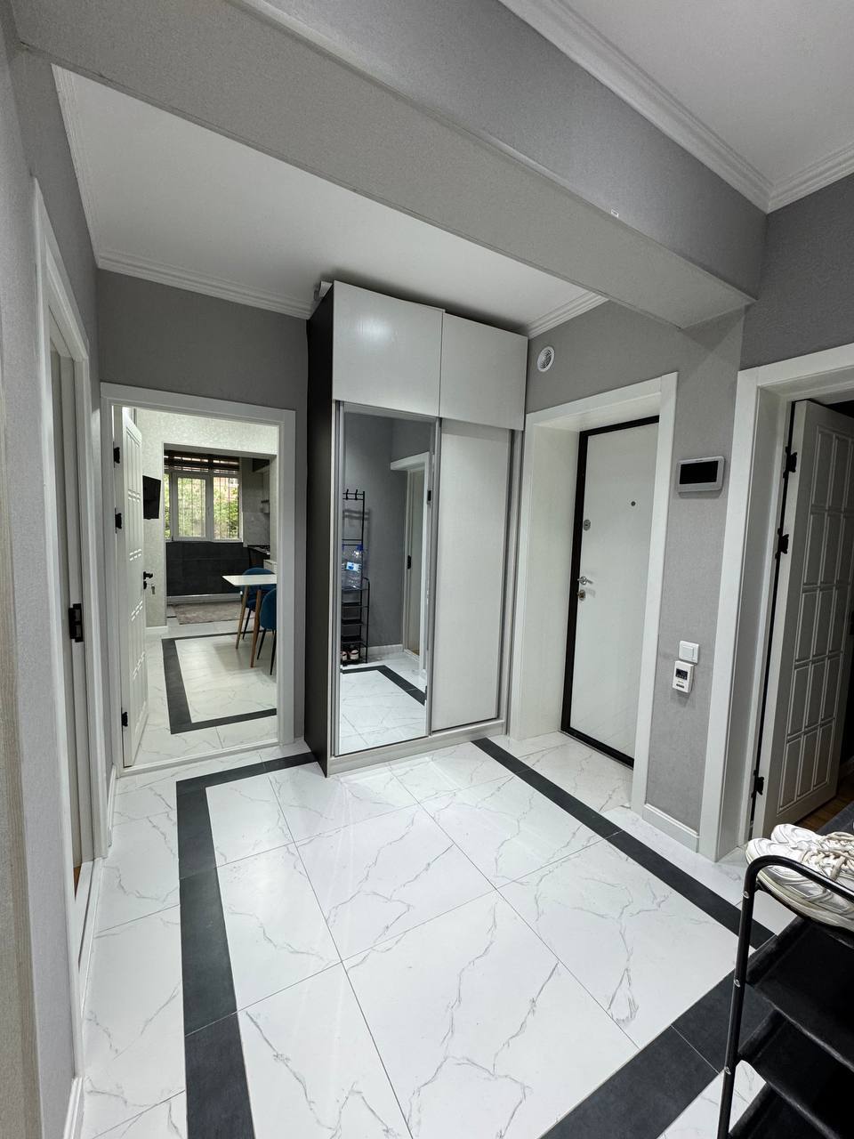 Ikkilamchi bozorda kvartira sotiladi: Elbek, Perevushka