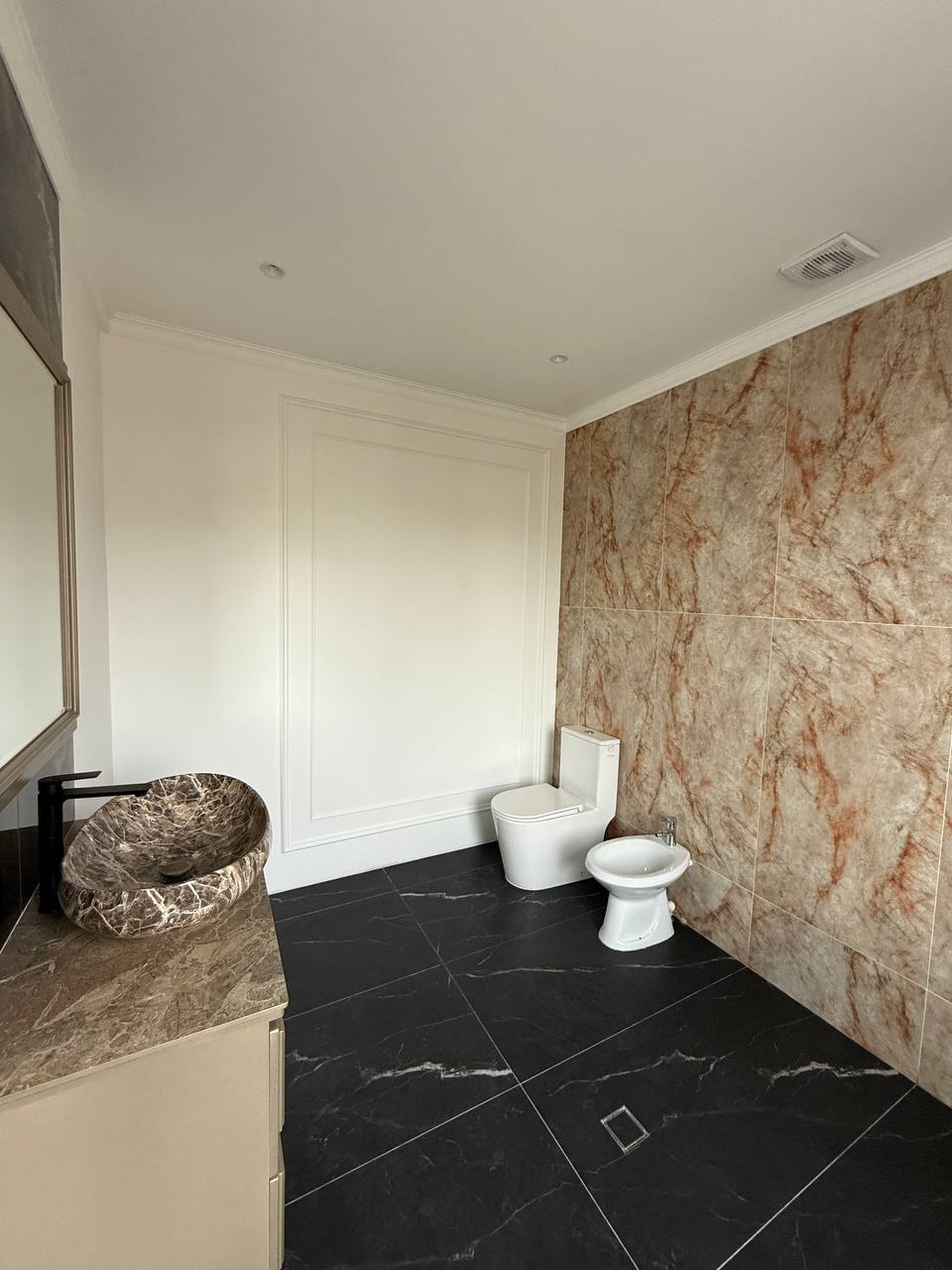 Standalone commercial building for sale