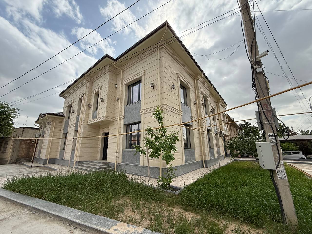 Standalone commercial building for sale