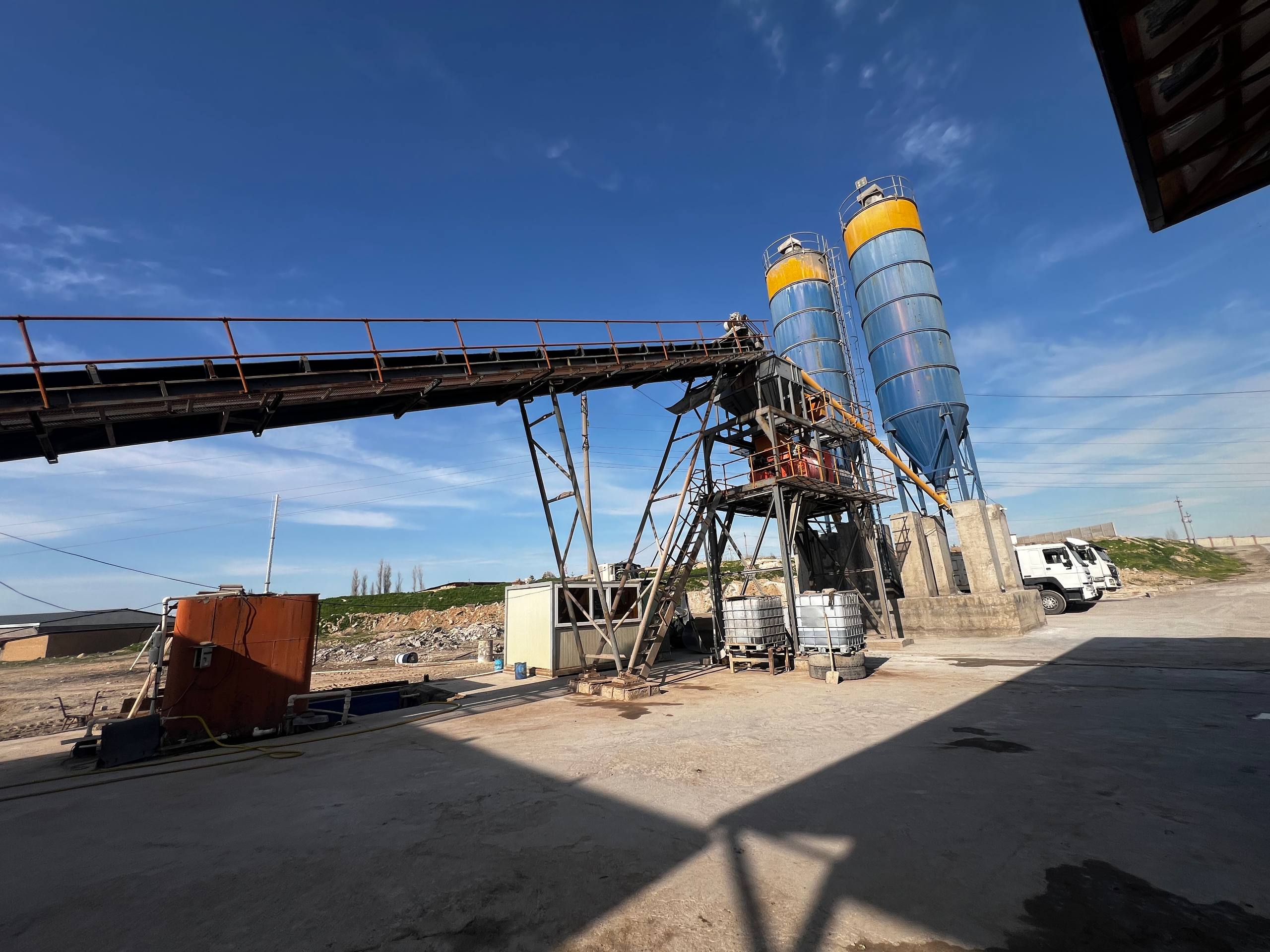 Kibroyda baza, tayyor biznes — sement ishlab chiqarish