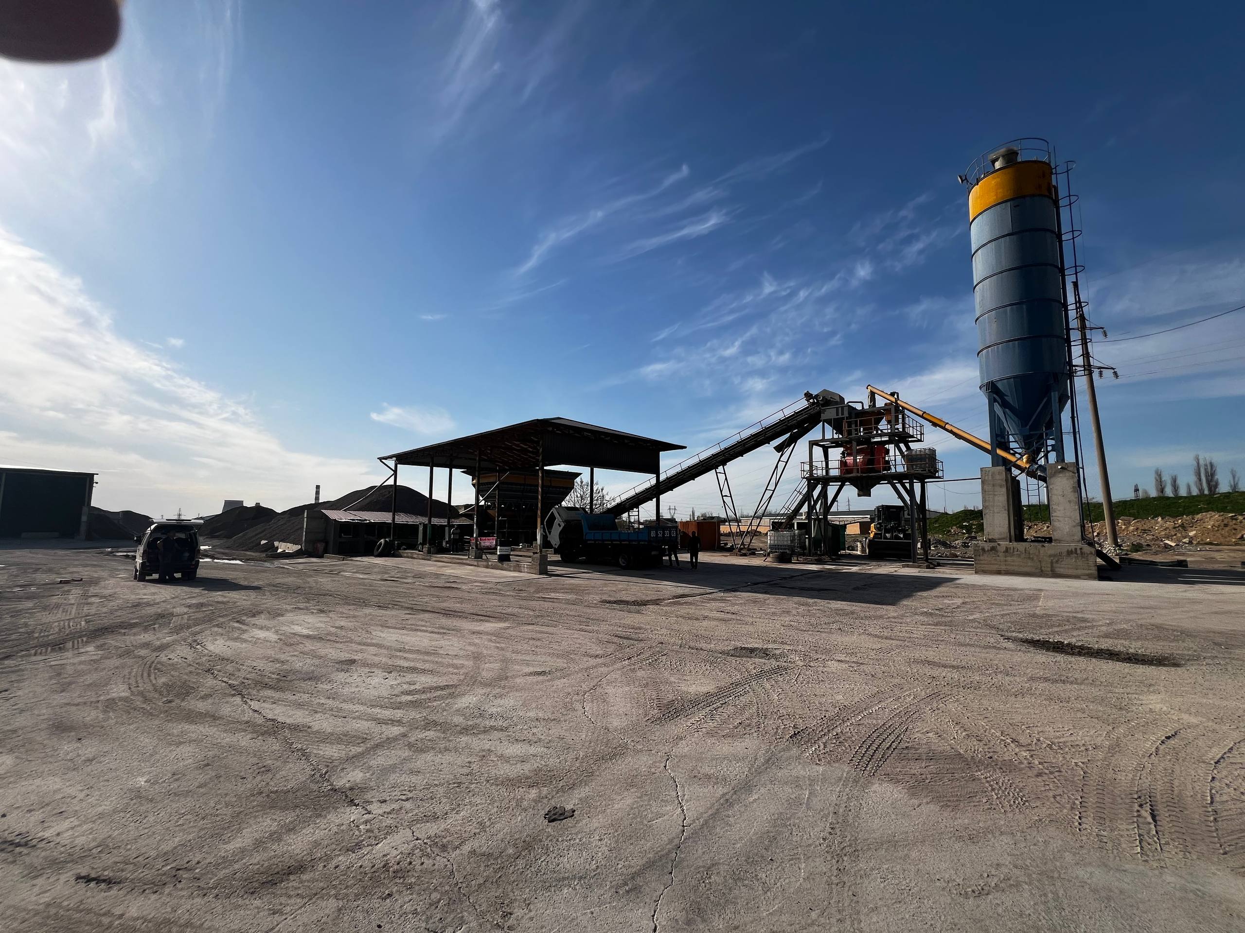Kibroyda baza, tayyor biznes — sement ishlab chiqarish