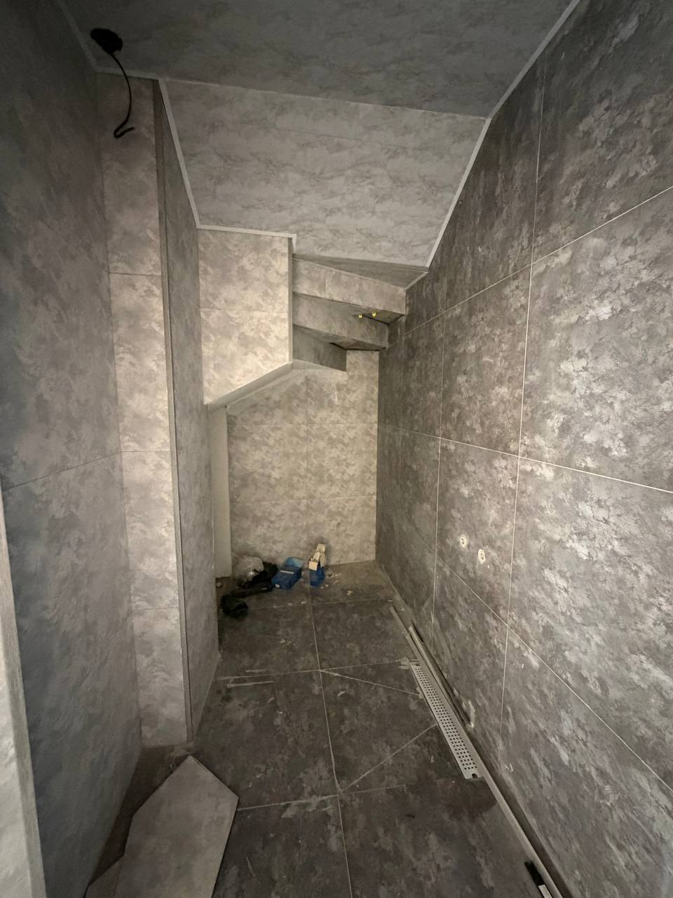 Дом рядом с метро Дустлик