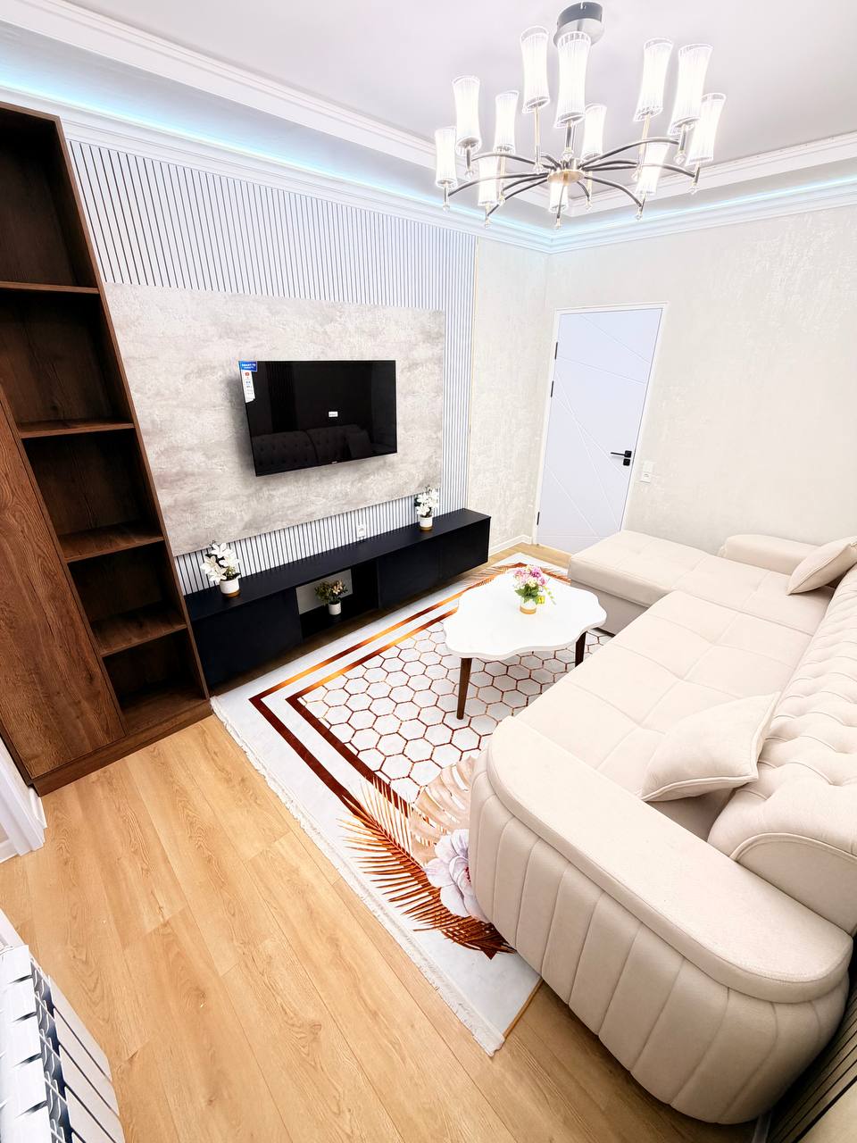 Продается квартира Ц13 4/4/4 с ремонтом