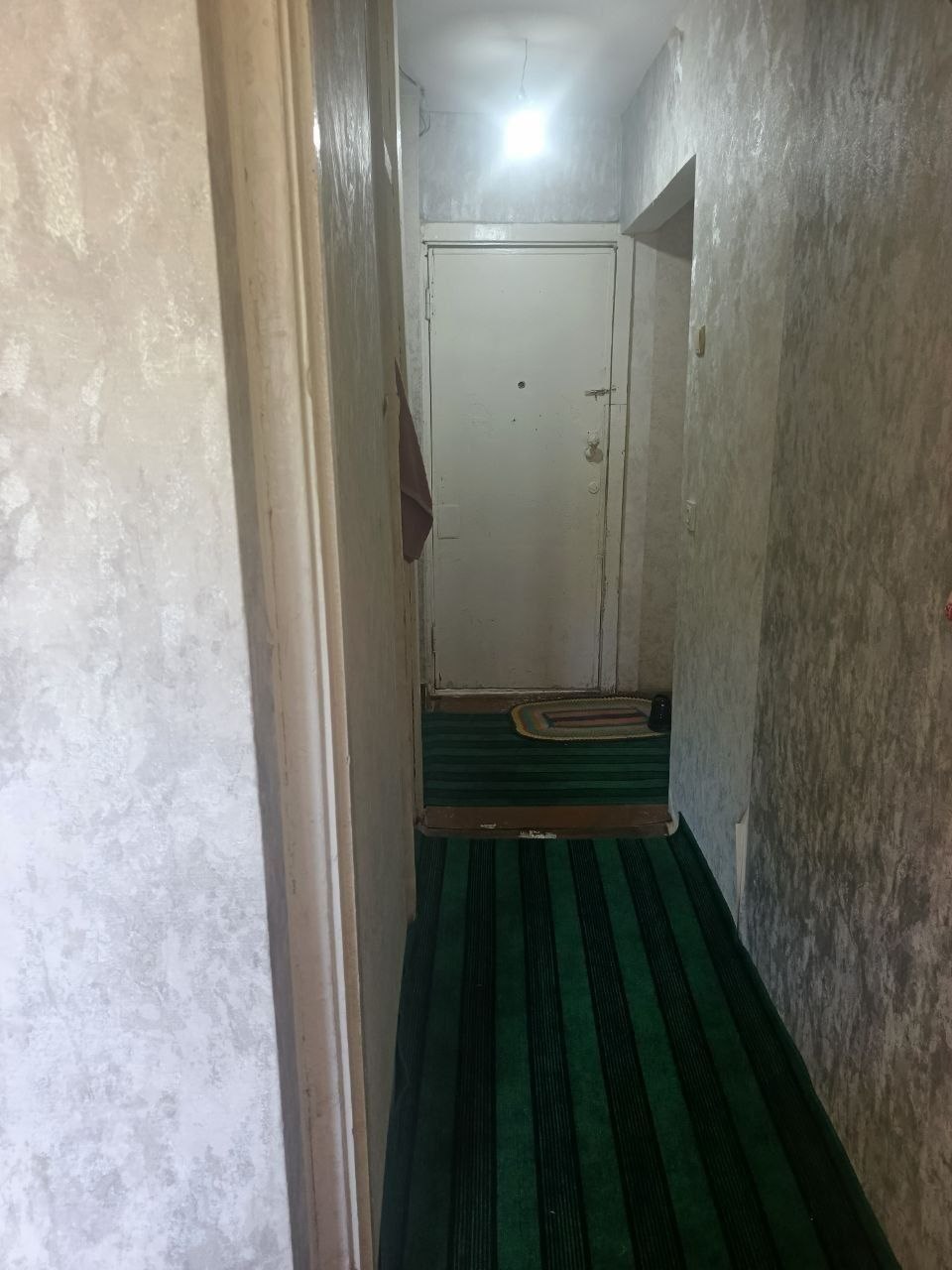 В г. Чирчике продается 1 комнатная квартира