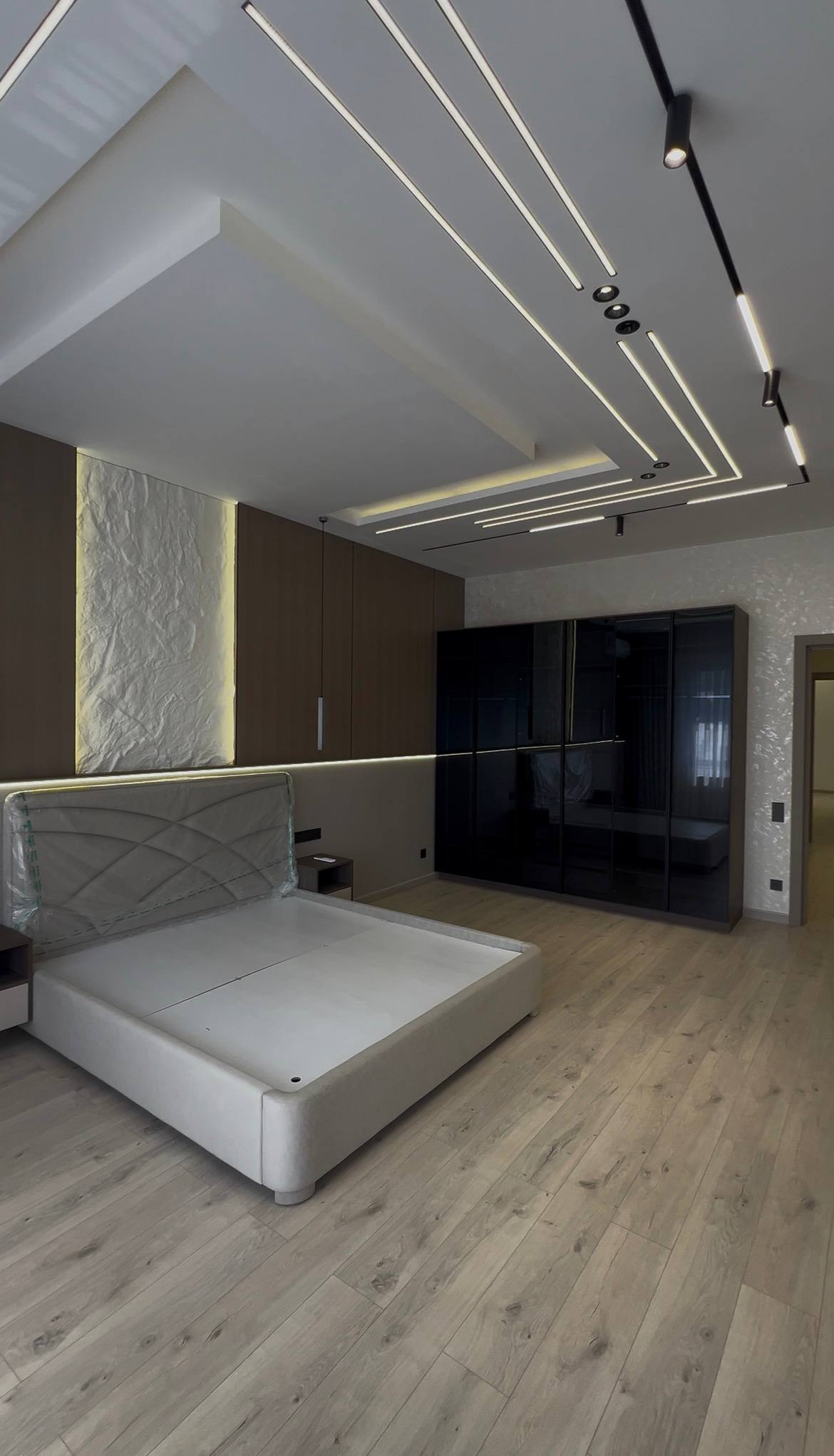 Продаётся современный Hi-Tech дом с бассейном в Яккасарайском районе — 430 м²