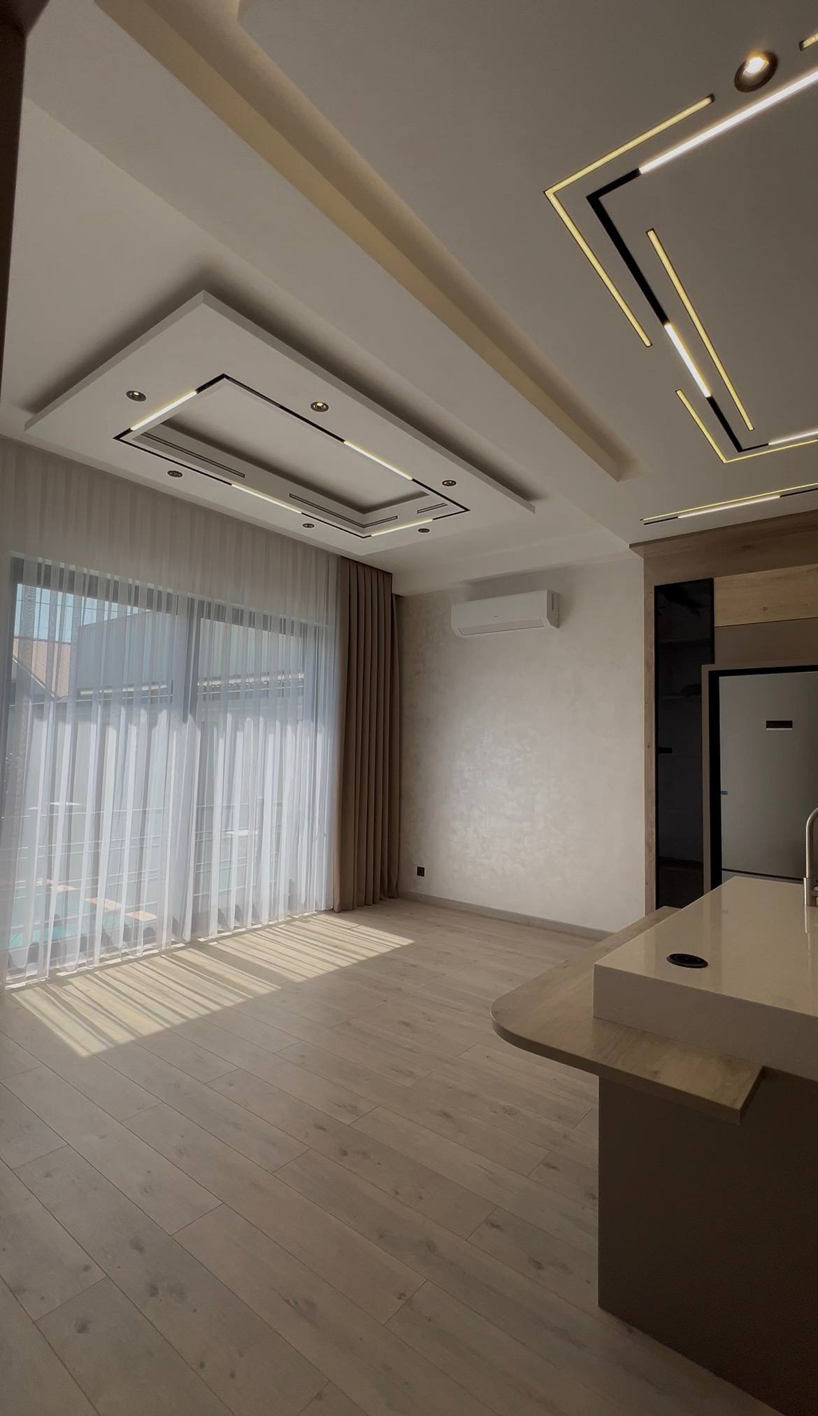 Продаётся современный Hi-Tech дом с бассейном в Яккасарайском районе — 430 м²