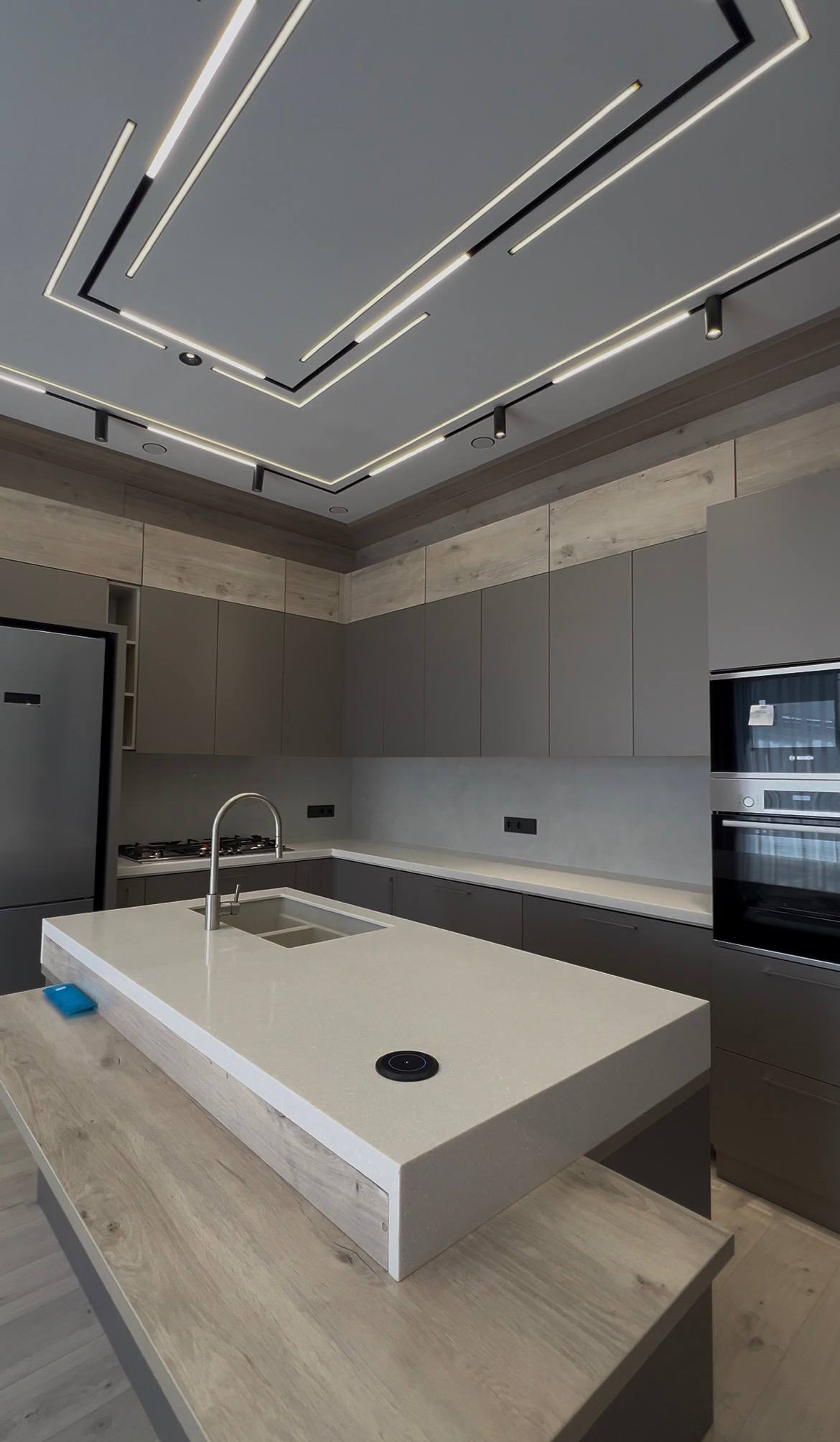 Продаётся современный Hi-Tech дом с бассейном в Яккасарайском районе — 430 м²