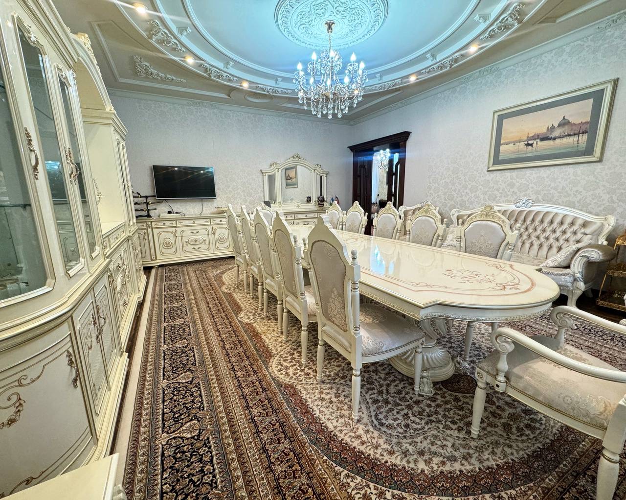 ## Просторный дом 450 м² в махалле Никитина — Мирзо\-Улугбекский район